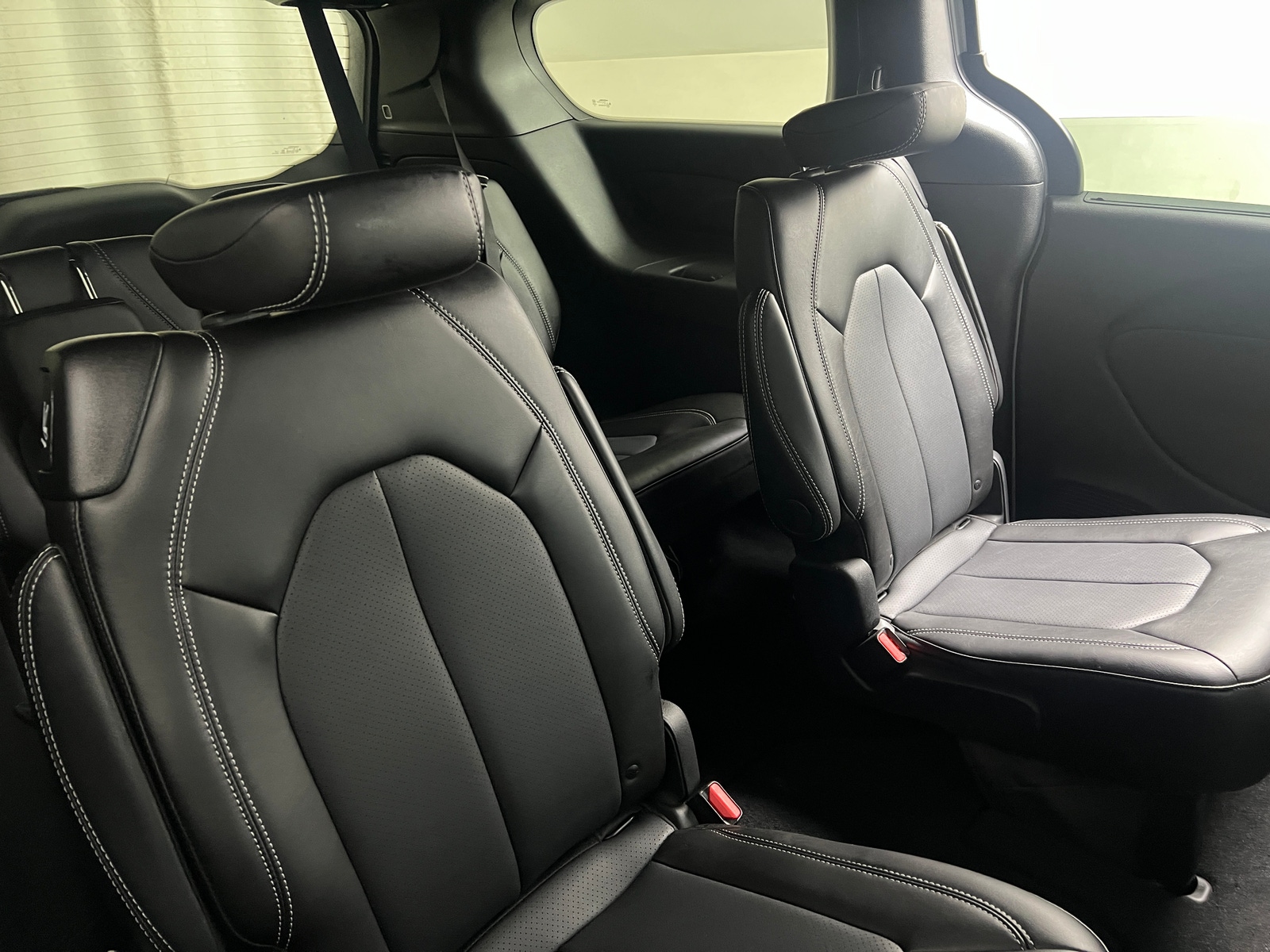 Thumbnail: 2025 Chrysler Pacifica - 5