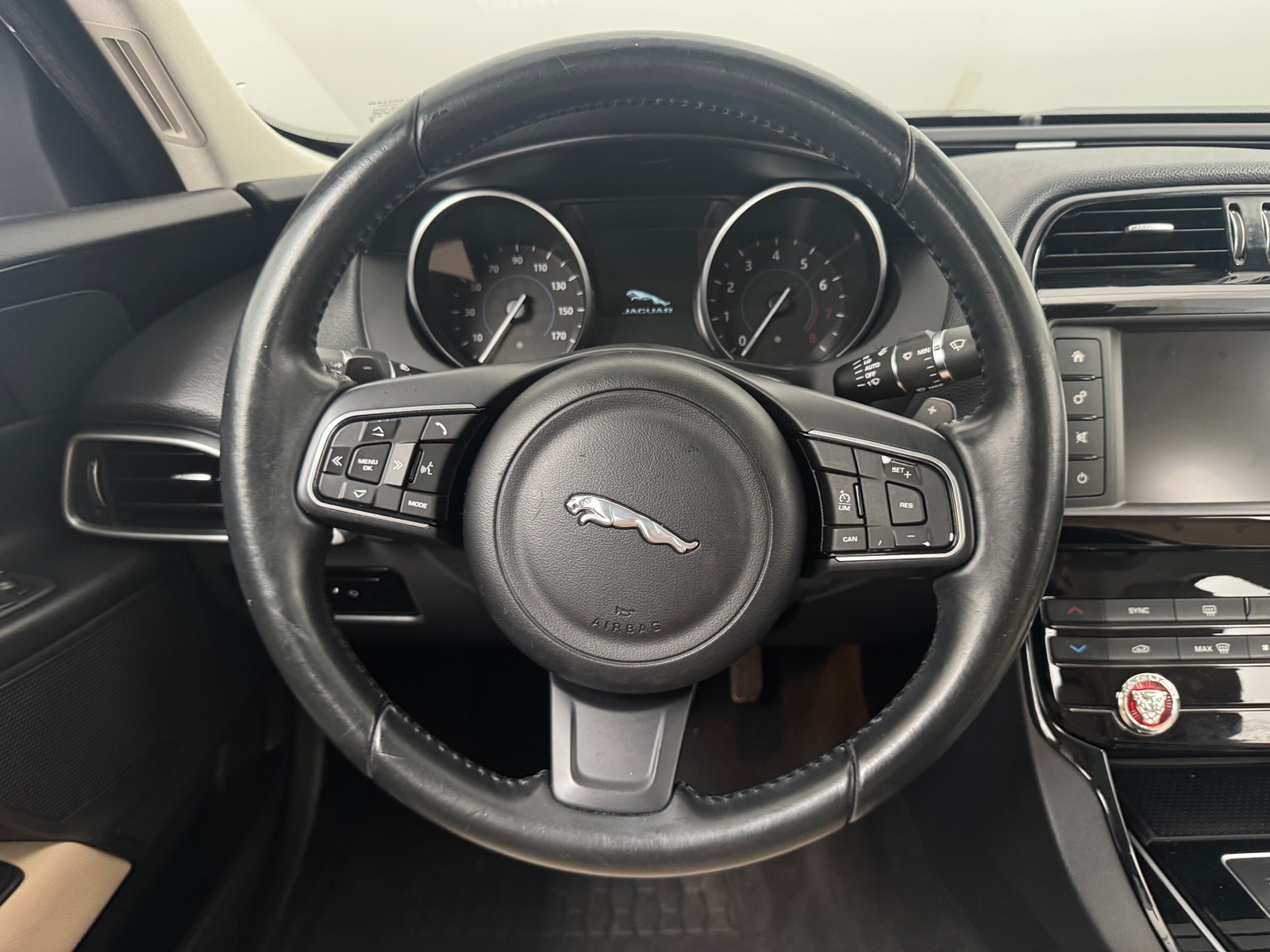 Thumbnail: 2017 Jaguar XE - 4