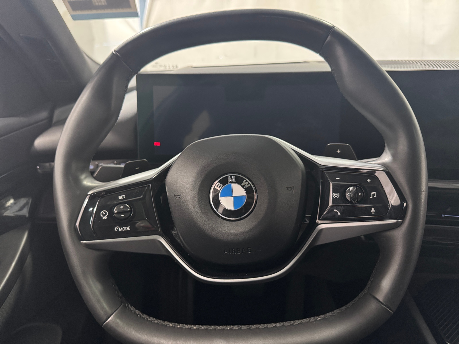 Thumbnail: 2024 BMW 5 Series - 4