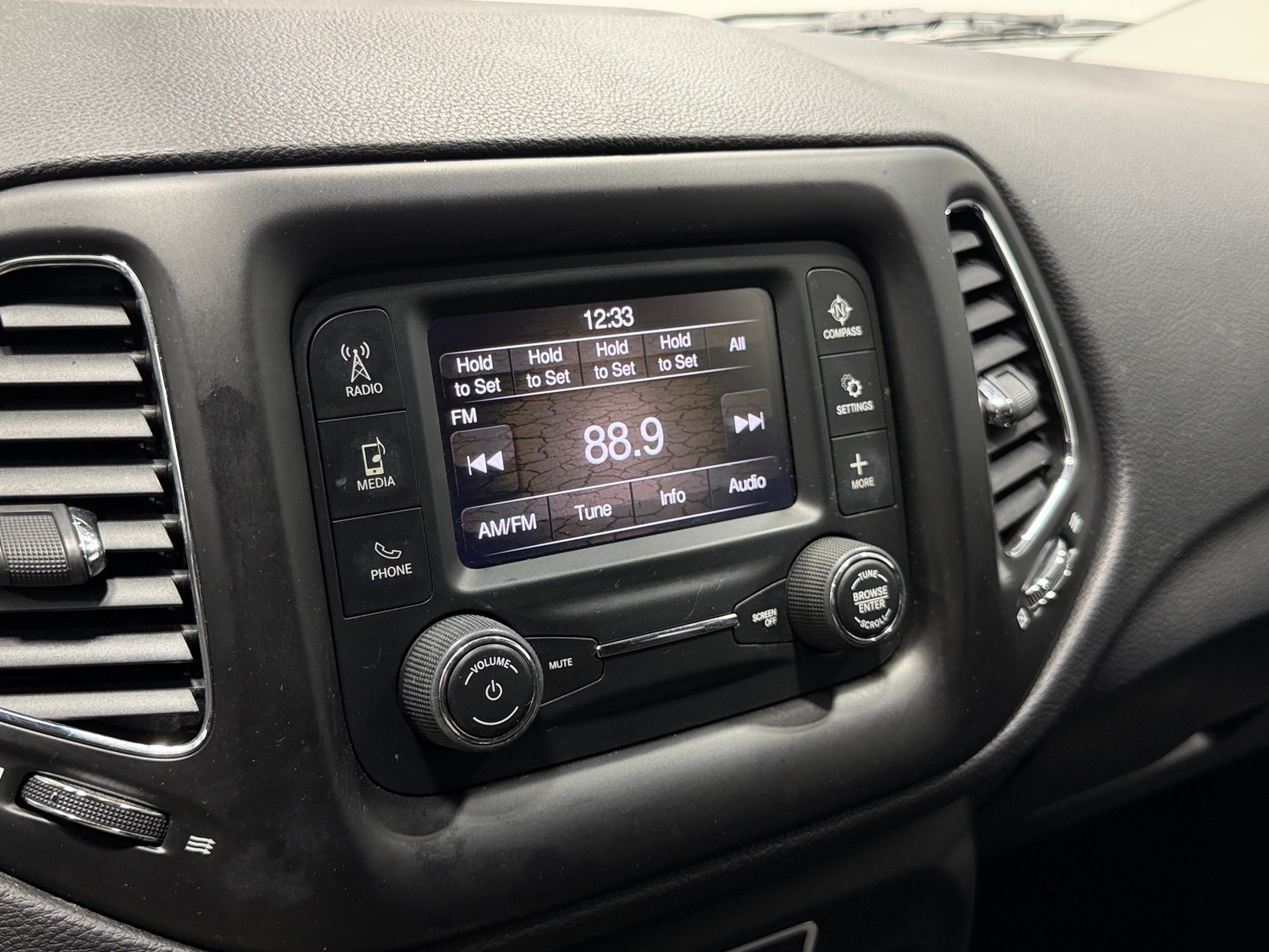 Thumbnail: 2018 Jeep Compass - 4