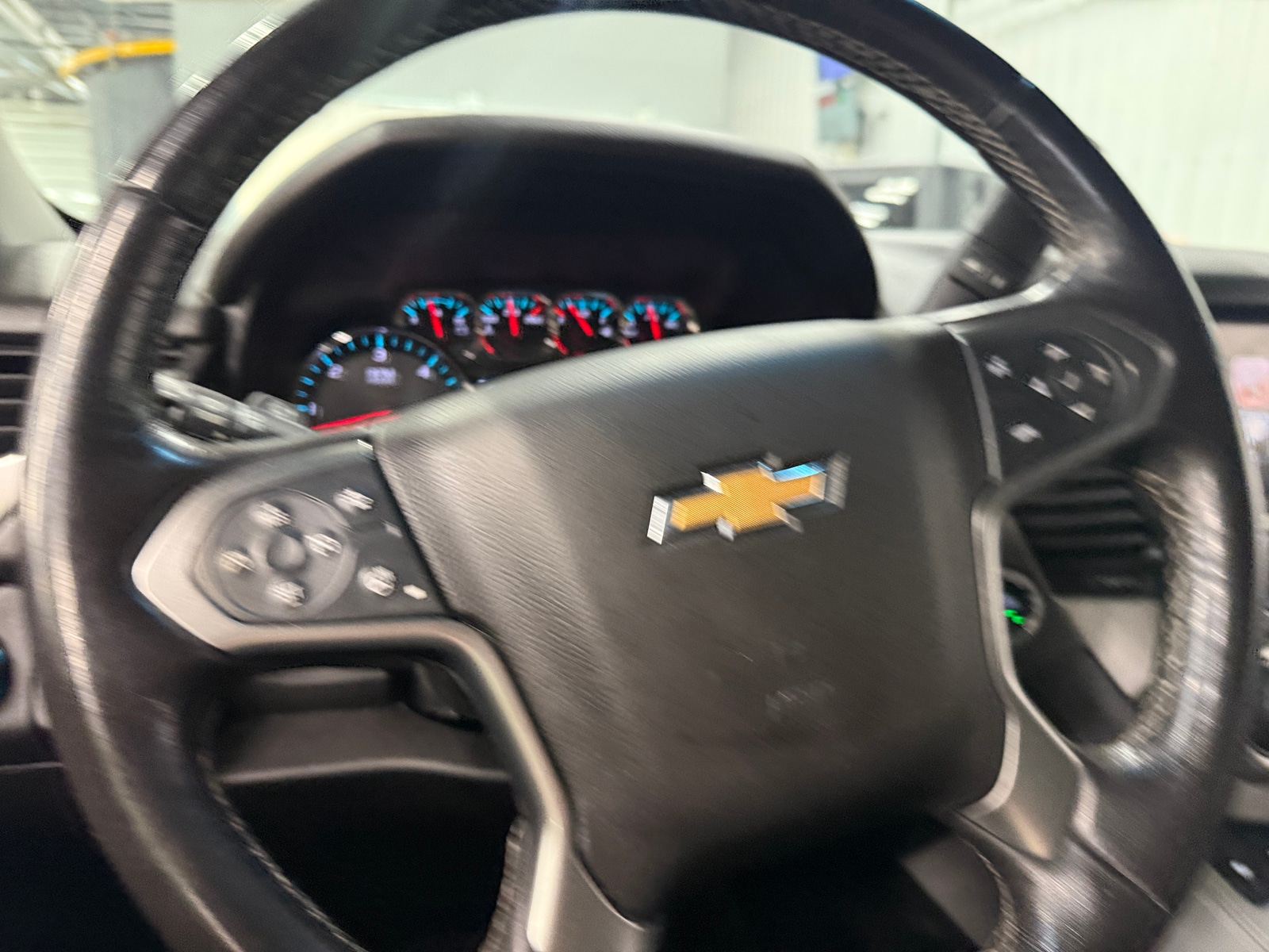 Thumbnail: 2018 Chevrolet Tahoe - 4