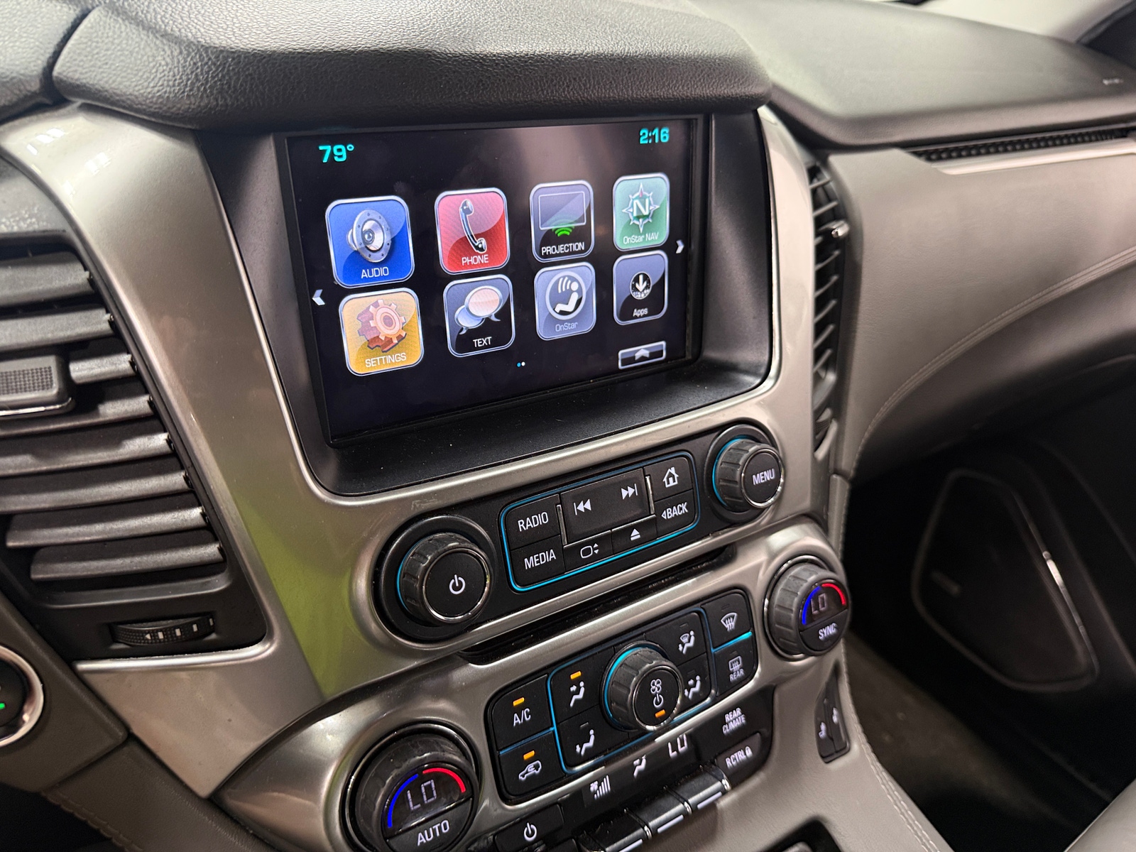 Thumbnail: 2018 Chevrolet Tahoe - 3