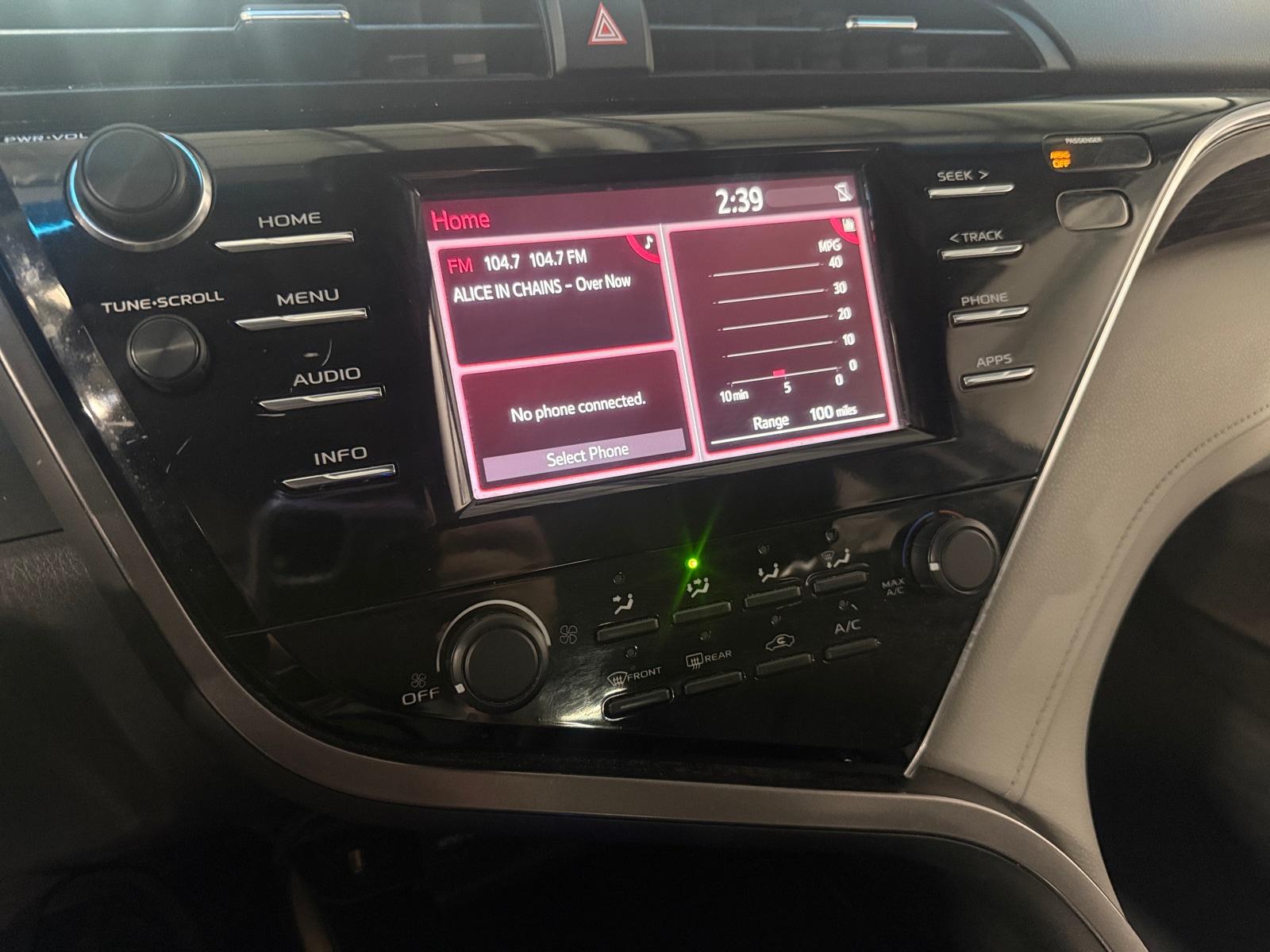 Thumbnail: 2018 Toyota Camry - 4