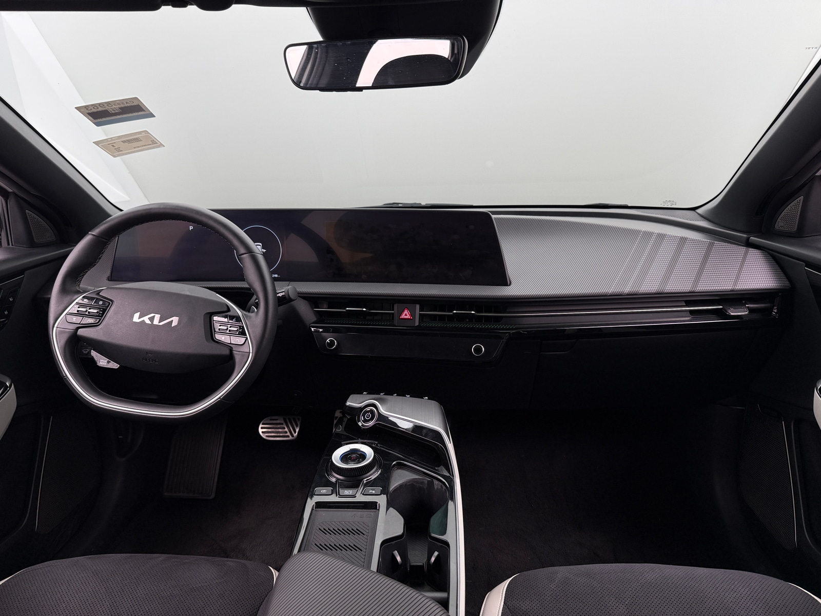 Thumbnail: 2023 Kia EV6 - 2