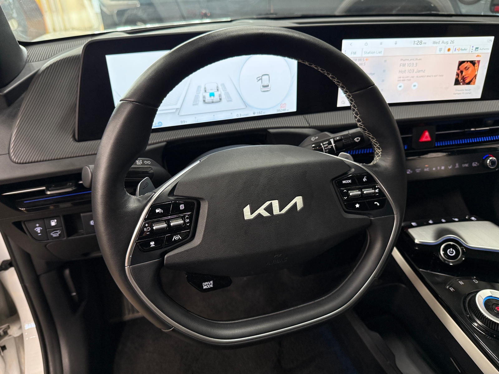 Thumbnail: 2023 Kia EV6 - 4