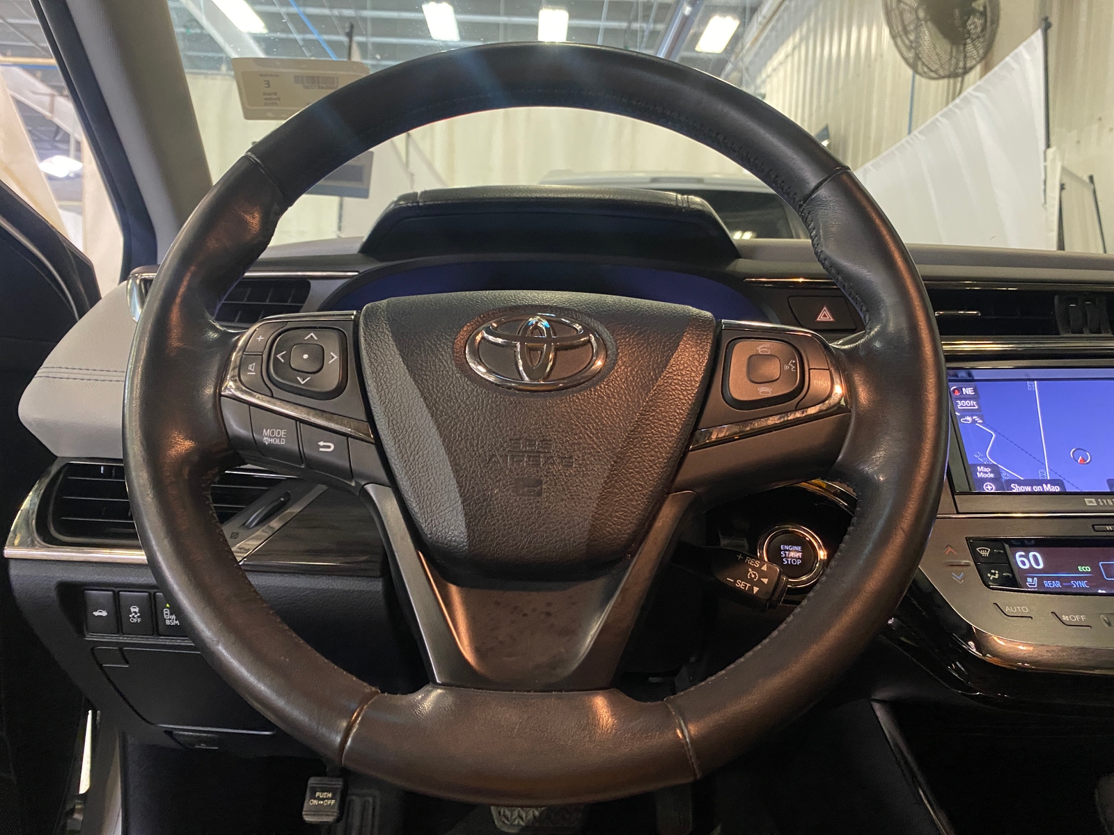 Thumbnail: 2013 Toyota Avalon - 4