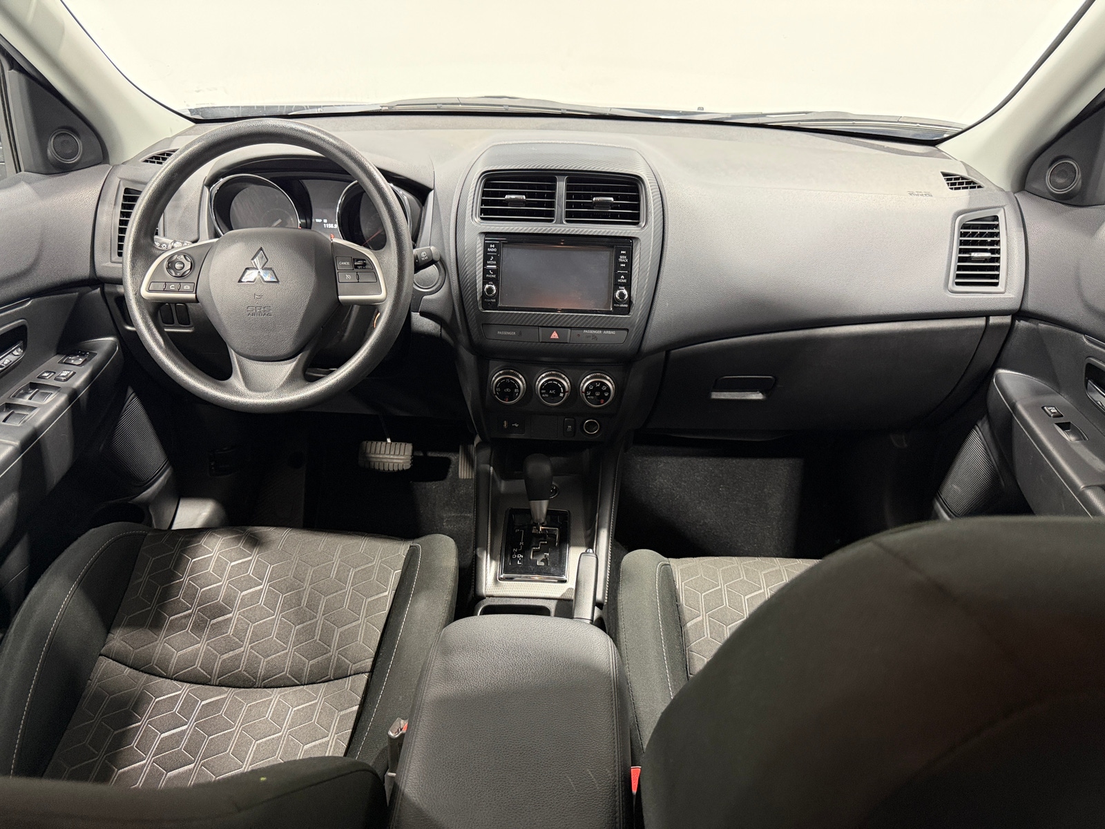 Thumbnail: 2025 Mitsubishi Outlander Sport - 3