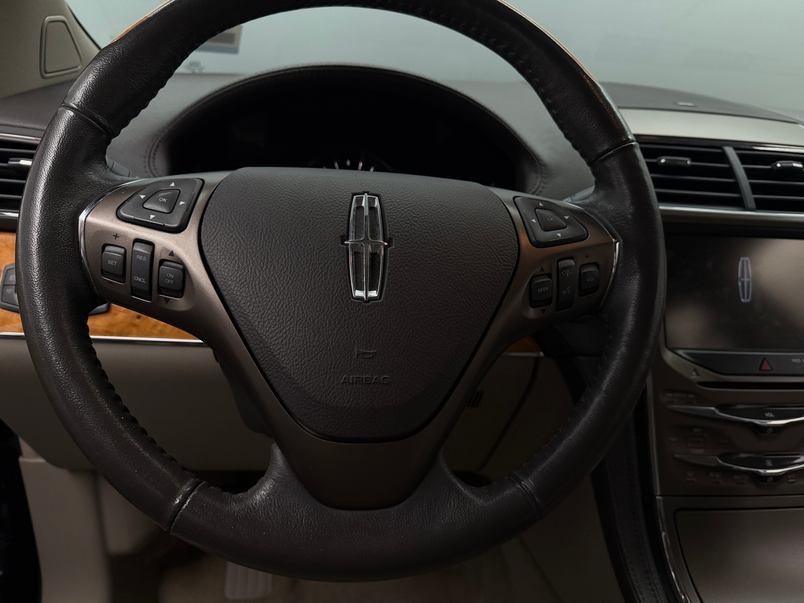 Thumbnail: 2013 Lincoln MKX - 4