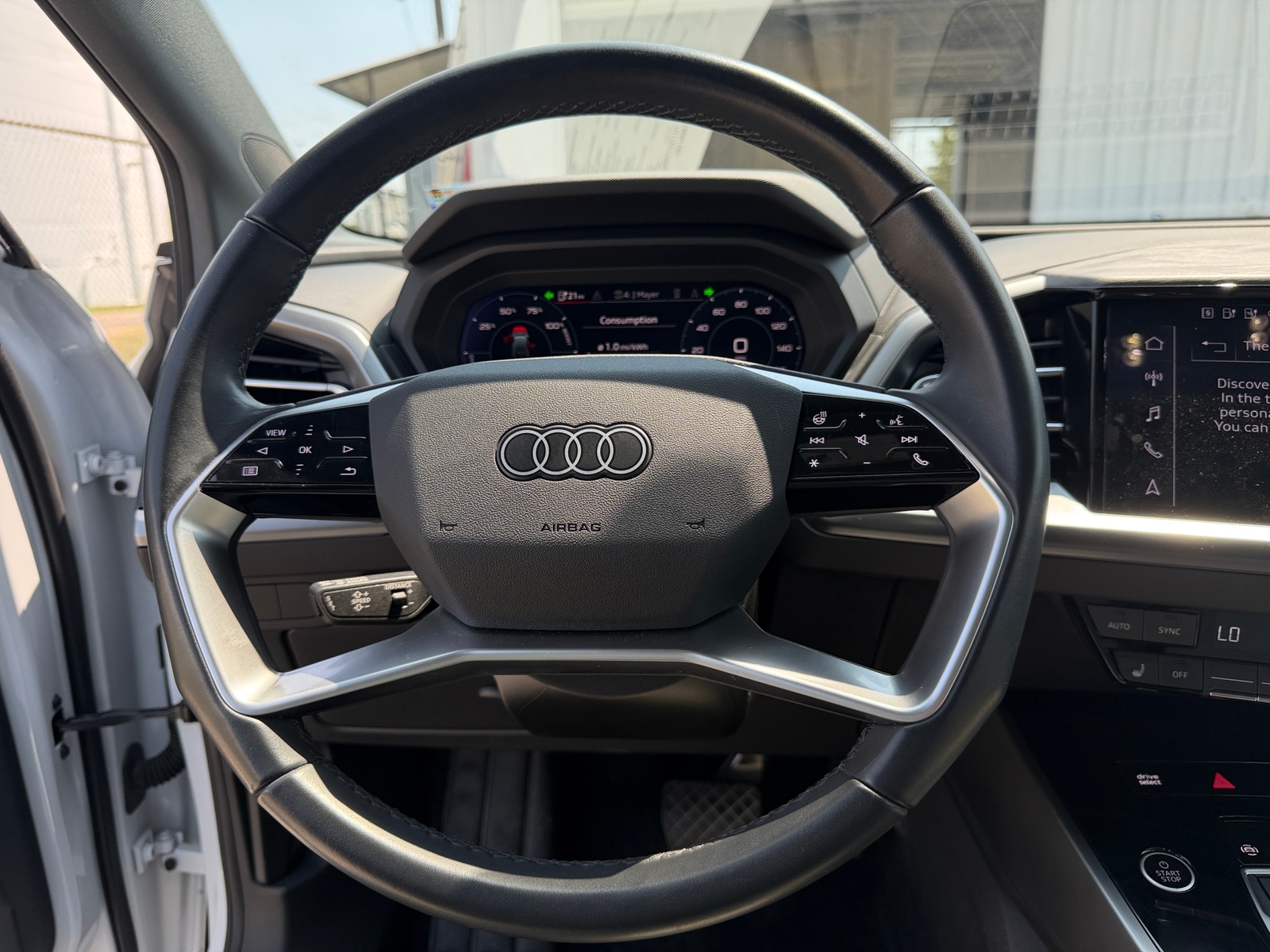 Thumbnail: 2023 Audi Q4 e-tron - 4