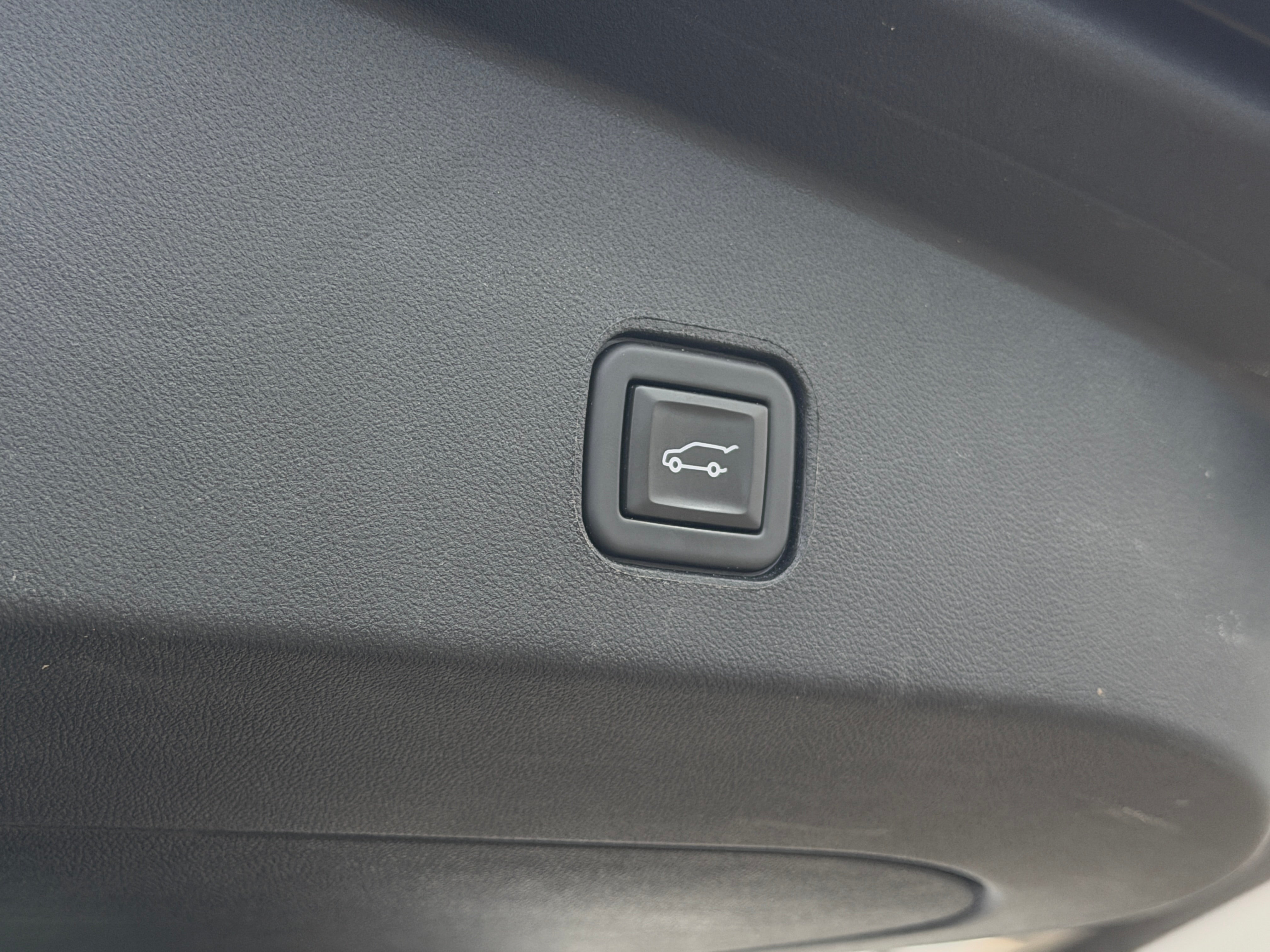 Used 2024 Cadillac LYRIQ Tech with VIN 1GYKPMRK7RZ103242 for sale in Auburn, WA
