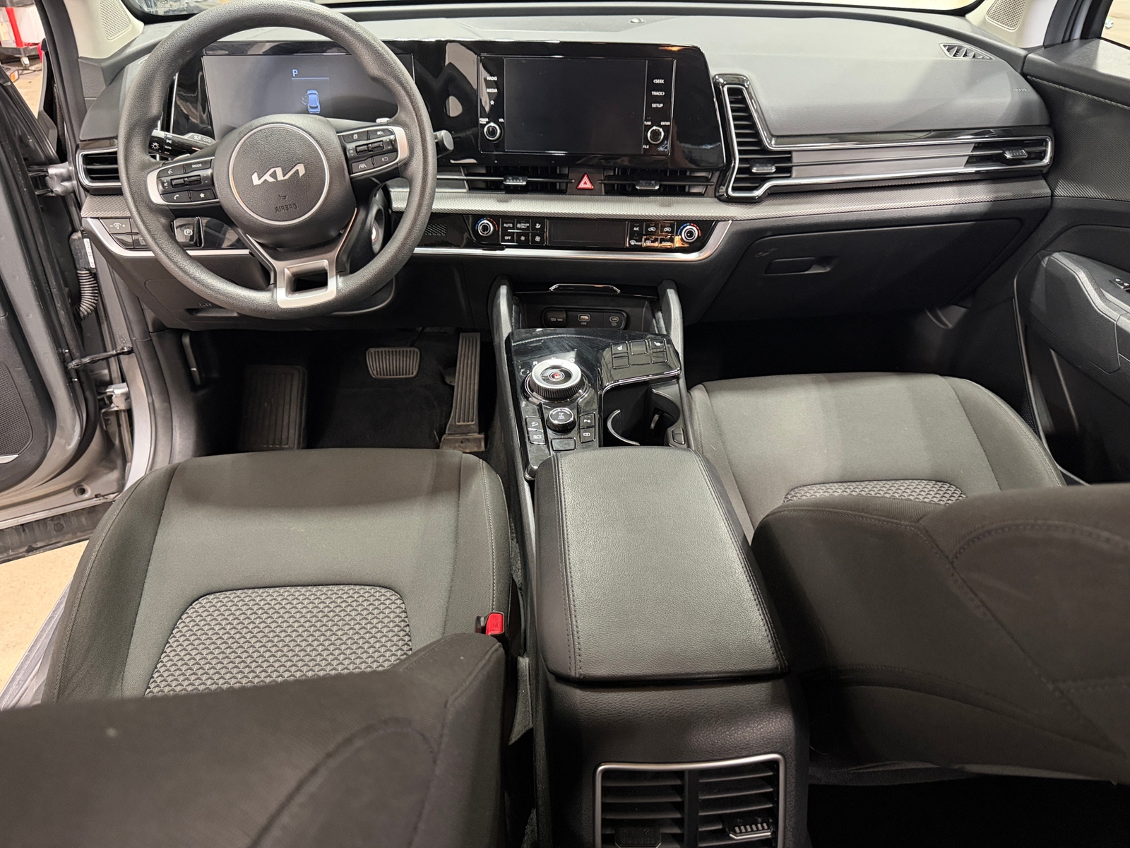 Thumbnail: 2023 Kia Sportage - 3