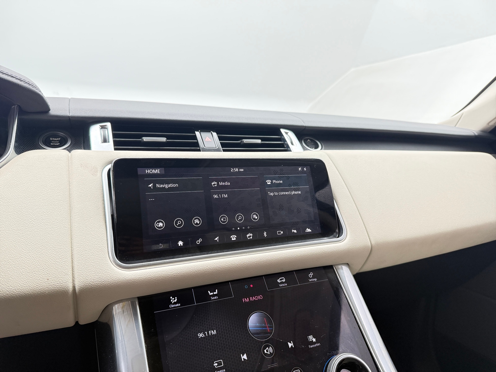 Thumbnail: 2019 Land Rover Range Rover Sport - 3