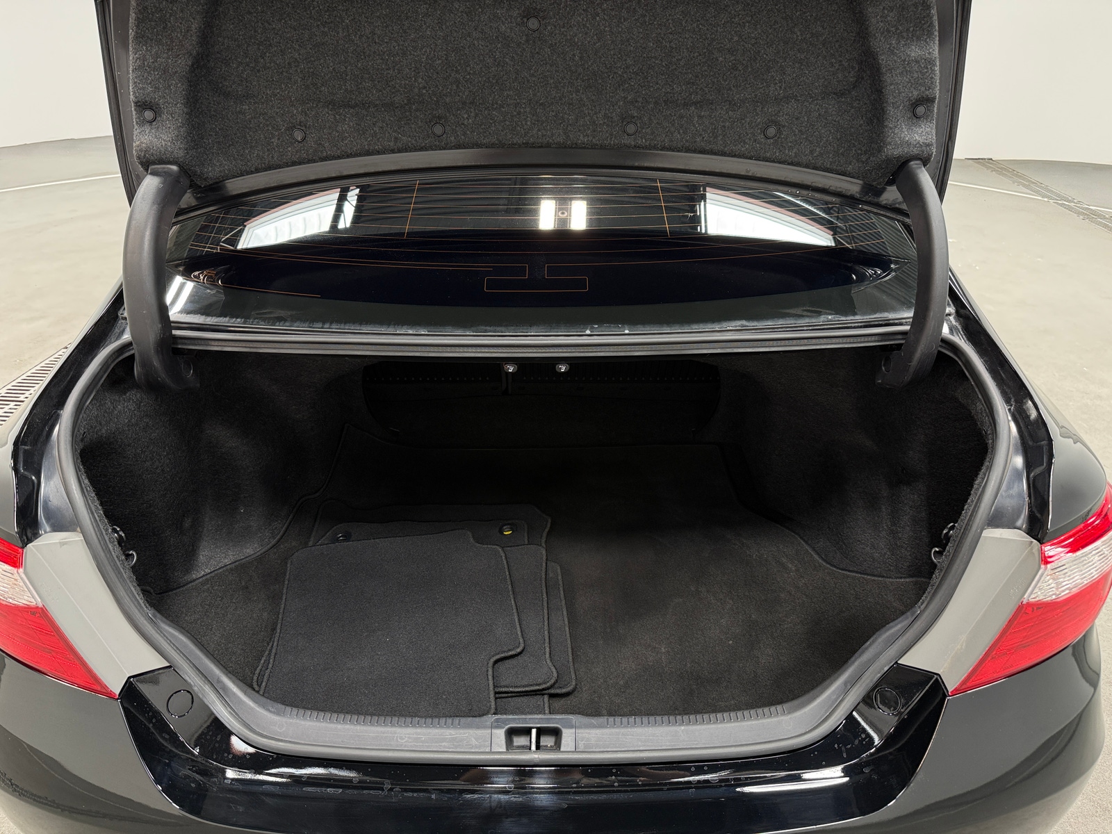 Thumbnail: 2017 Toyota Camry - 7