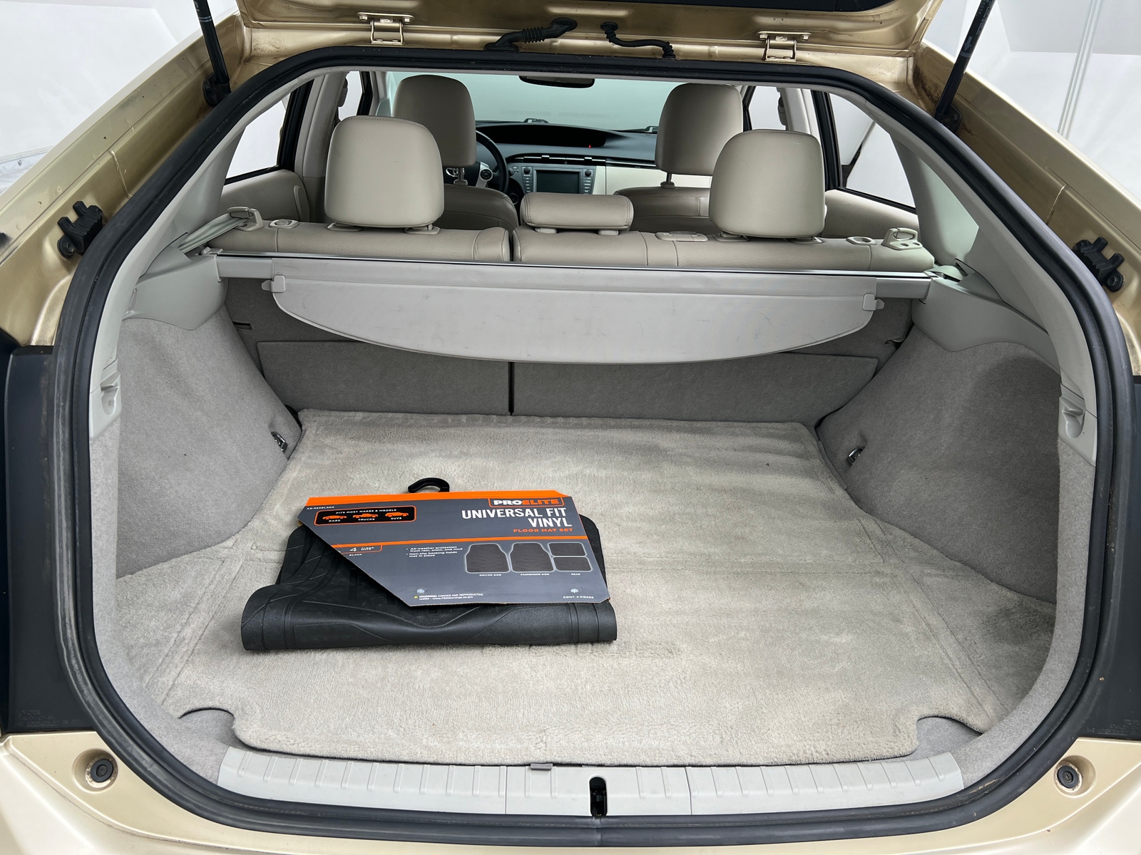Thumbnail: 2011 Toyota Prius - 6