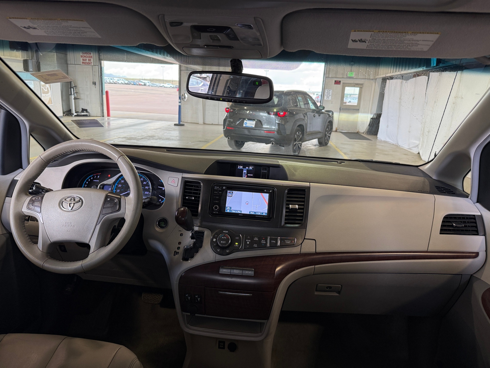 Thumbnail: 2013 Toyota Sienna - 3