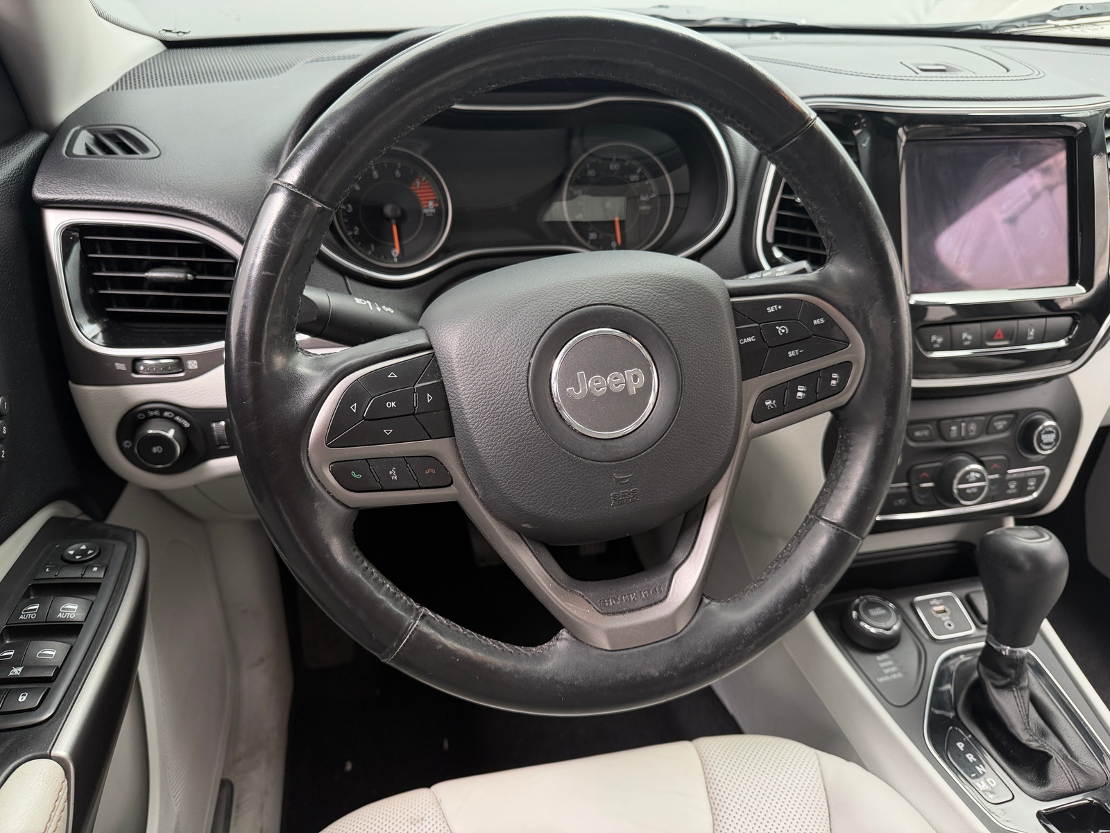 Thumbnail: 2020 Jeep Cherokee - 4