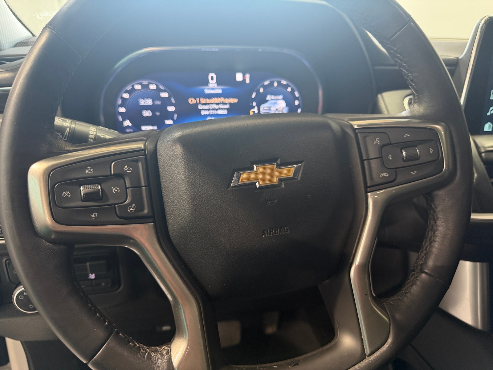Thumbnail: 2022 Chevrolet Suburban - 4