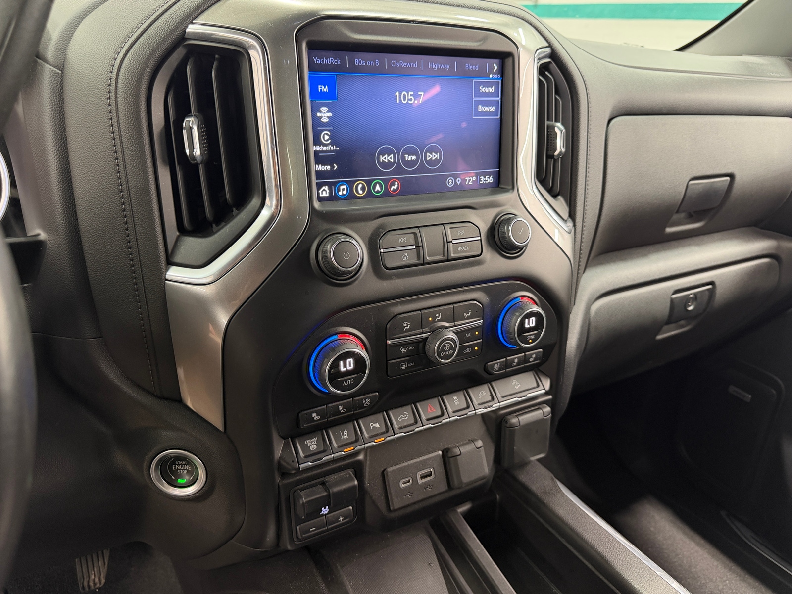 Thumbnail: 2022 Chevrolet Silverado 2500 - 3
