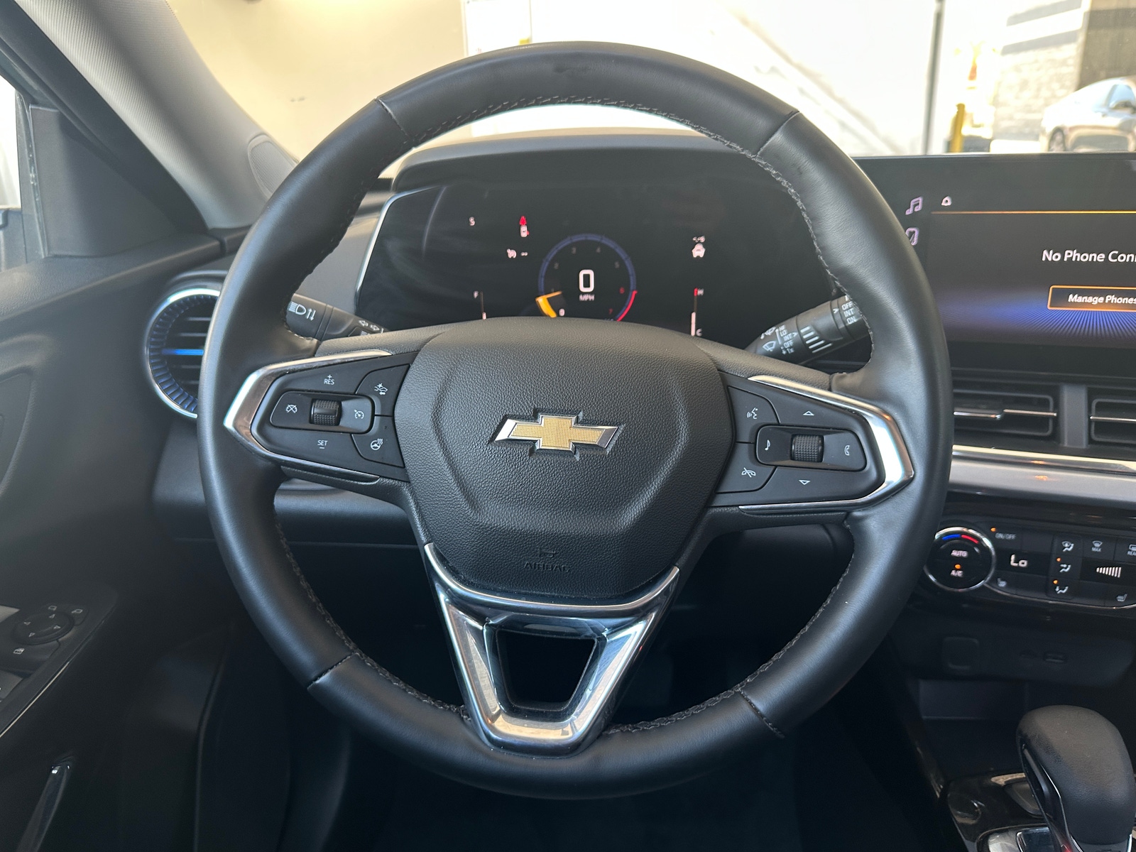 Thumbnail: 2025 Chevrolet Trax - 4