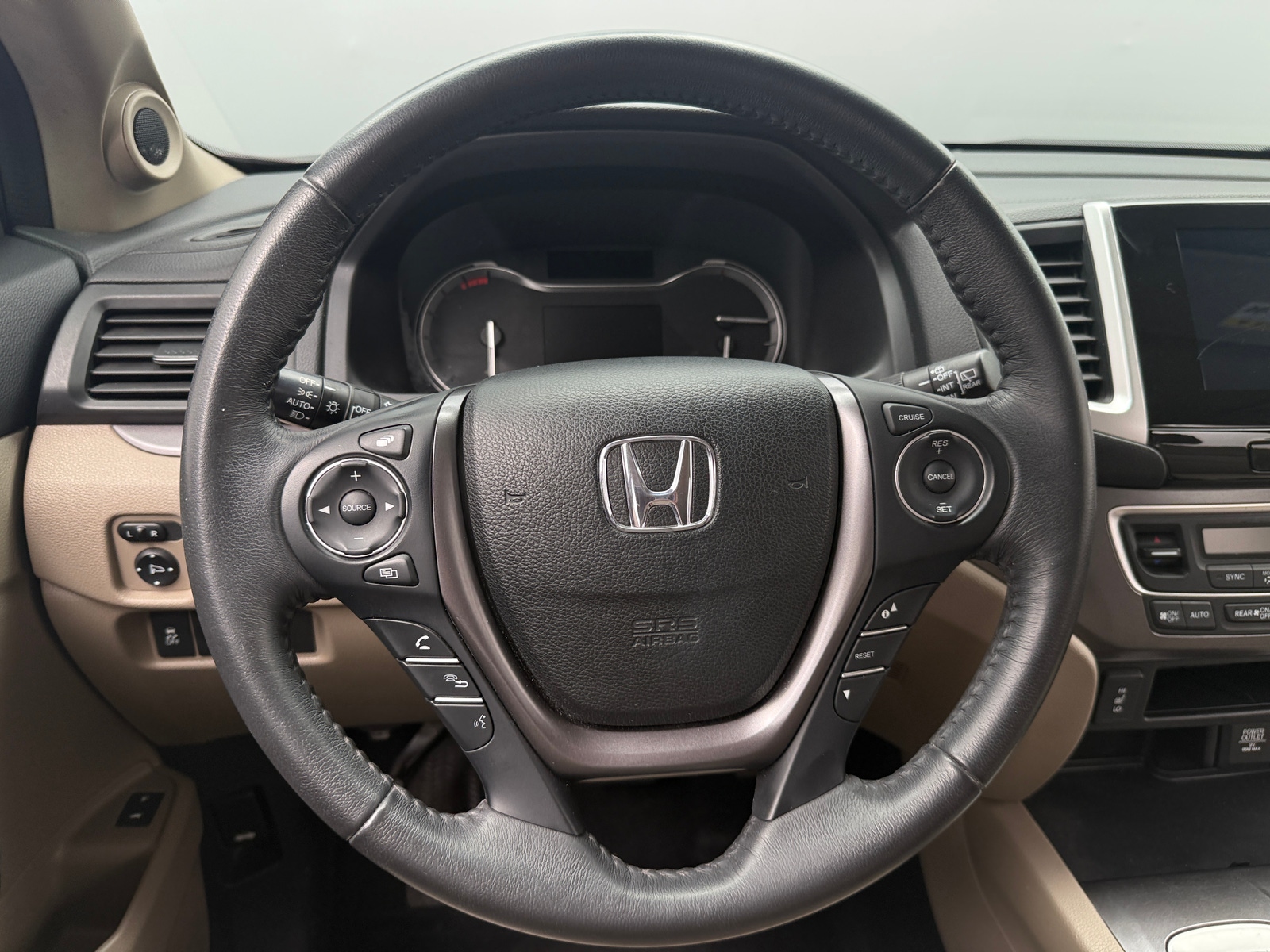Thumbnail: 2017 Honda Pilot - 4