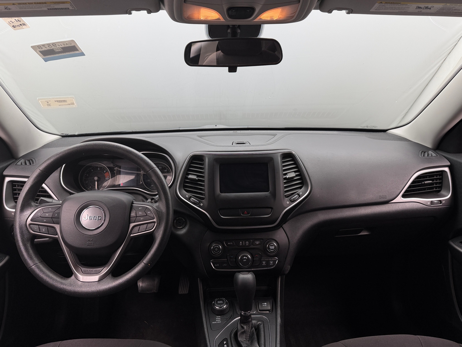 Thumbnail: 2019 Jeep Cherokee - 3