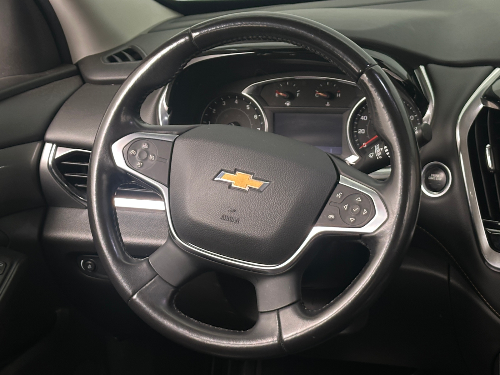 Thumbnail: 2021 Chevrolet Traverse - 4