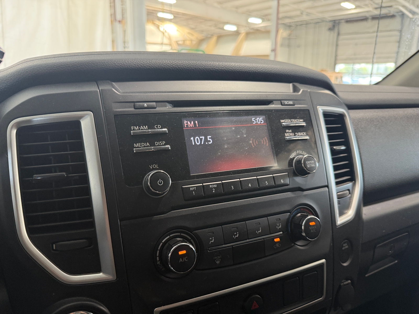 Thumbnail: 2018 Nissan Titan - 4