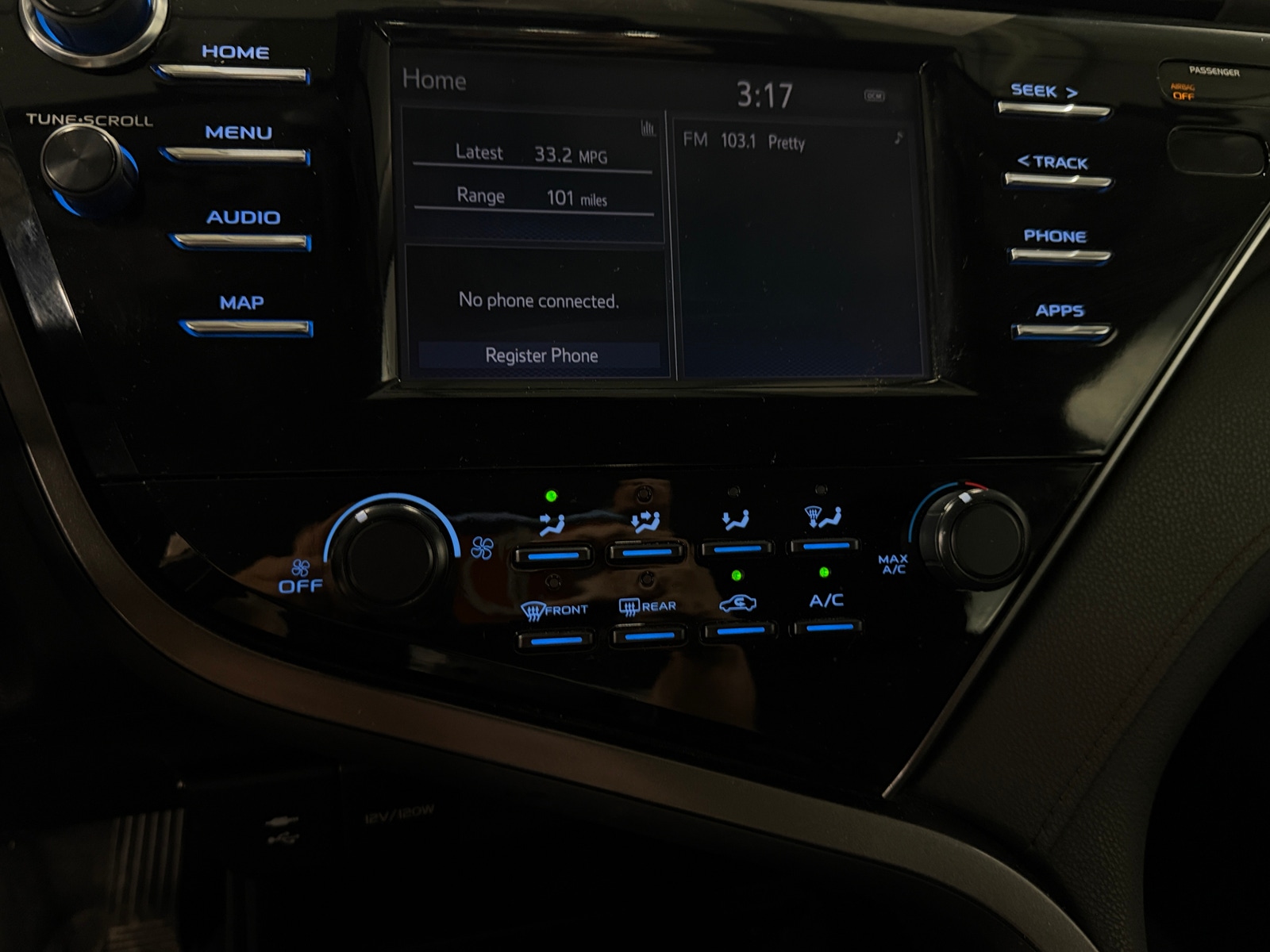 Thumbnail: 2019 Toyota Camry - 4
