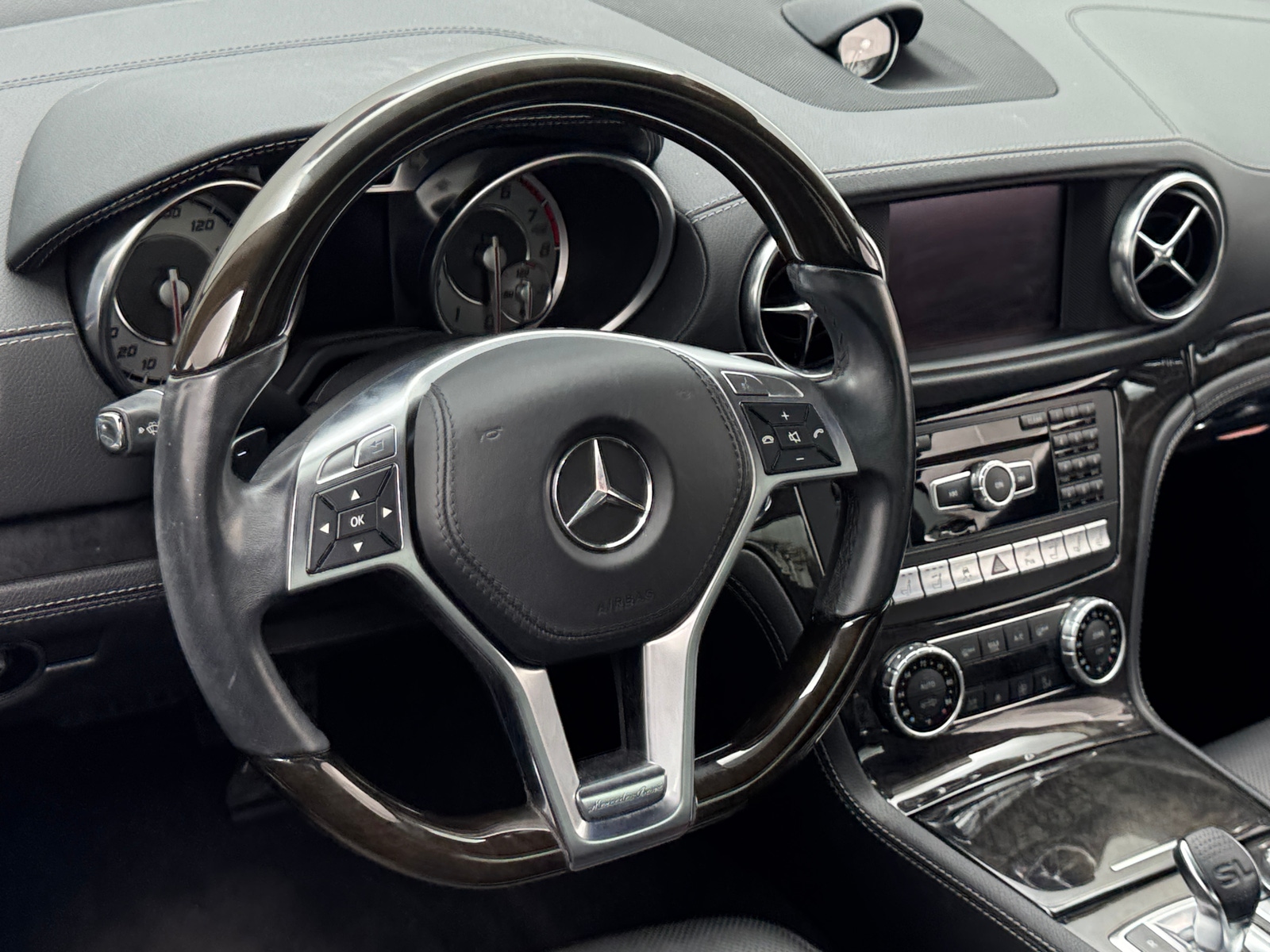 Thumbnail: 2013 Mercedes-Benz SL-Class - 3