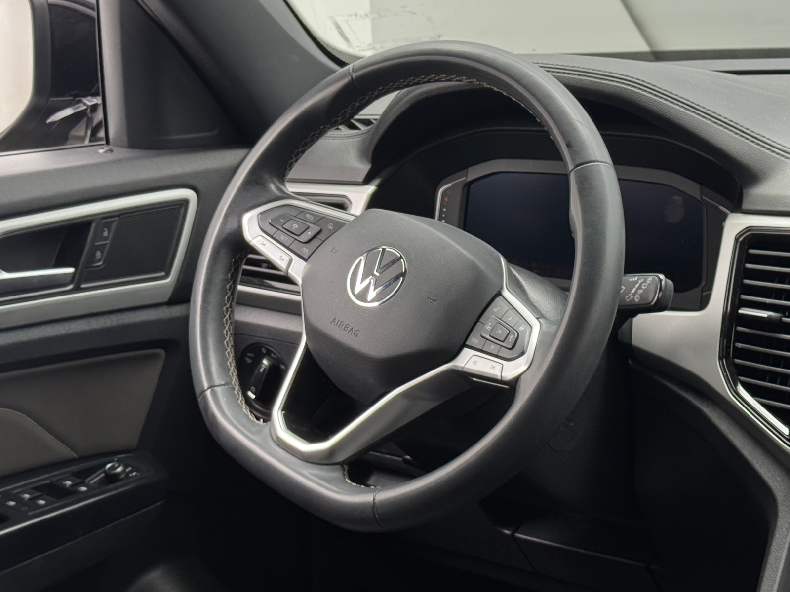 Thumbnail: 2021 Volkswagen Atlas - 4