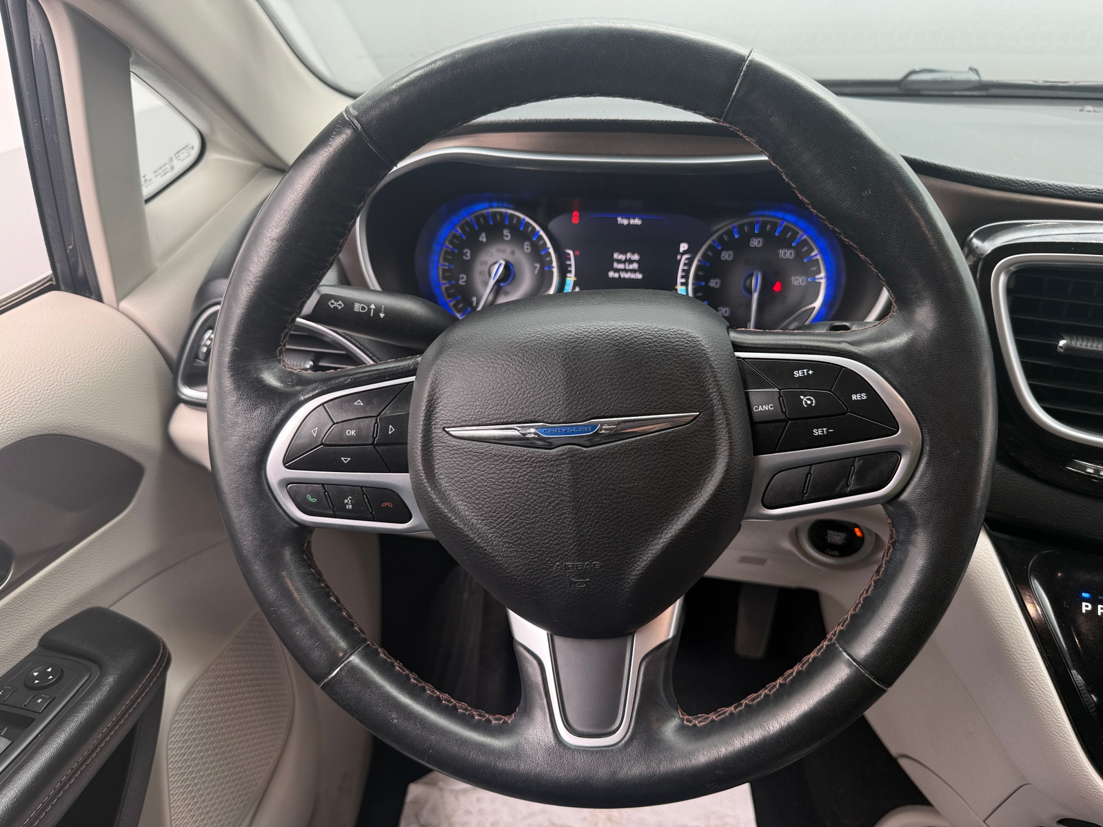Thumbnail: 2019 Chrysler Pacifica - 4