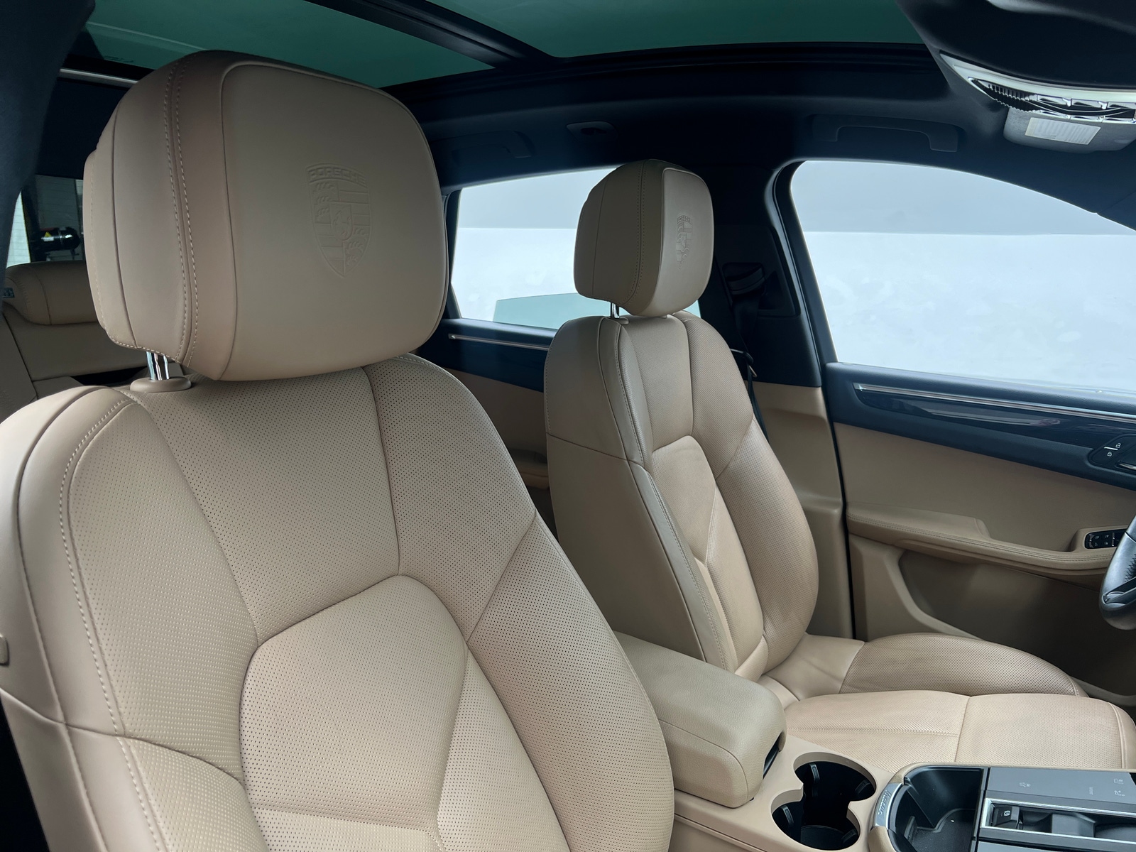 Thumbnail: 2023 Porsche Macan - 2