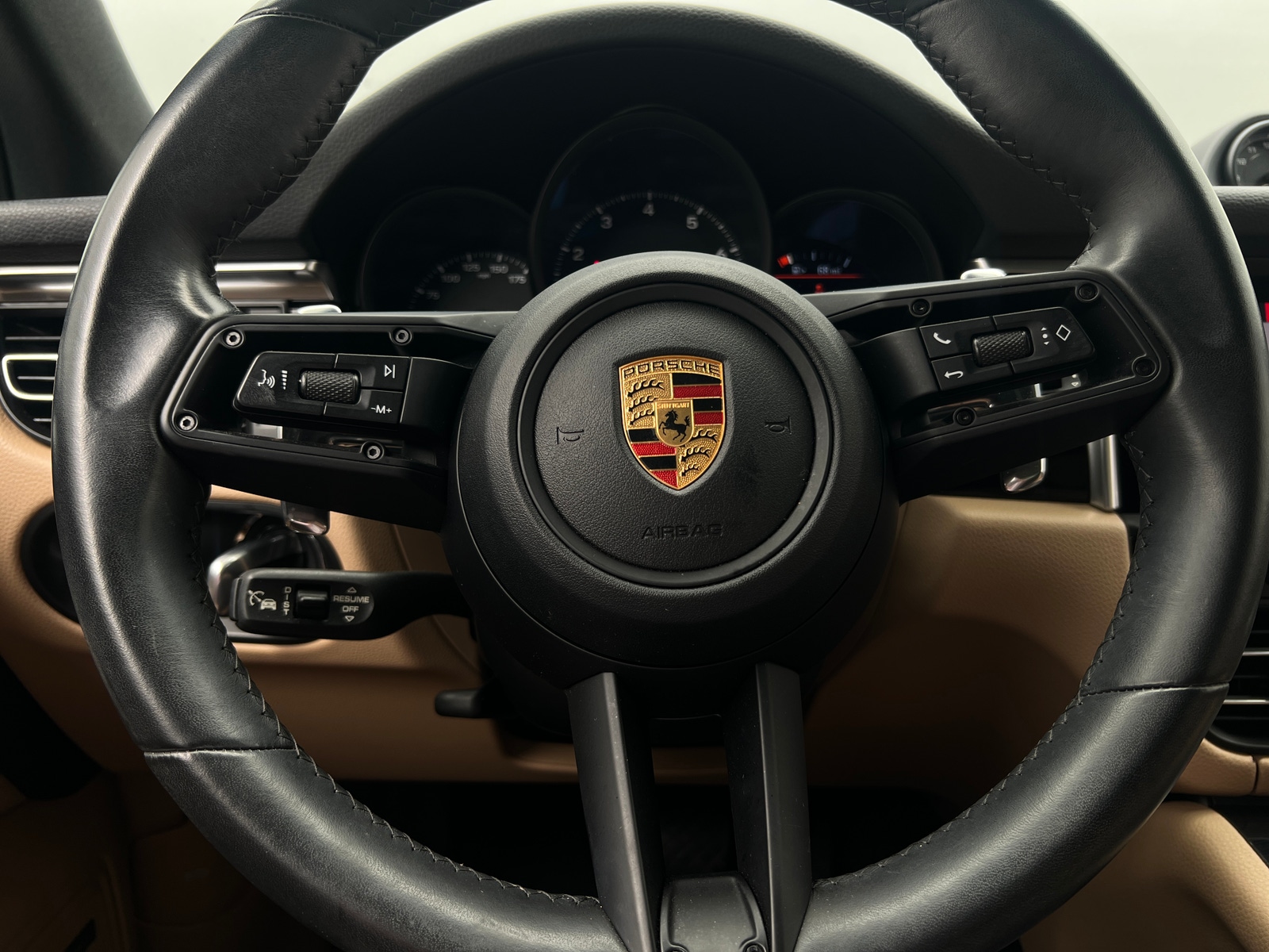 Thumbnail: 2023 Porsche Macan - 5