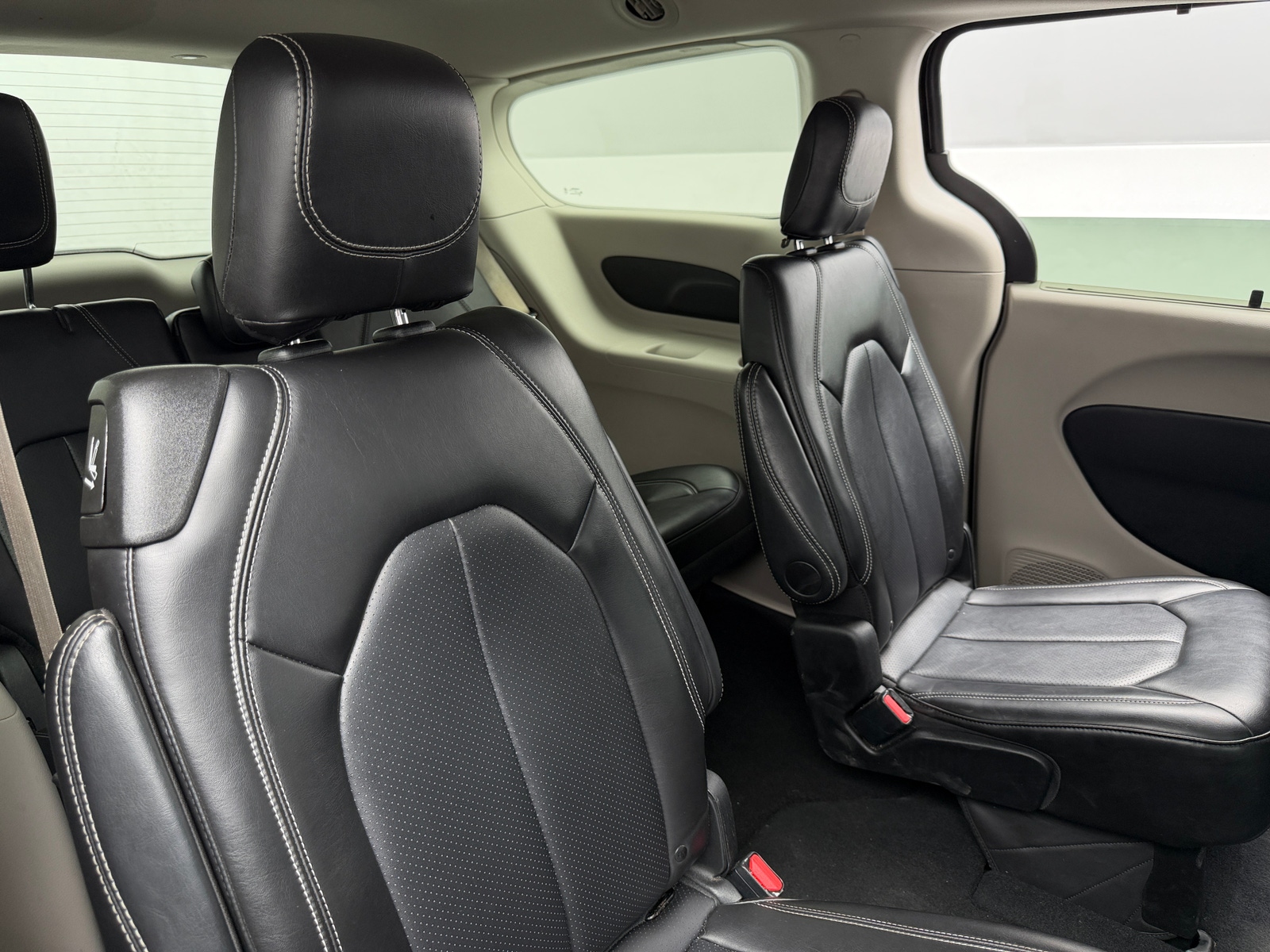 Thumbnail: 2024 Chrysler Pacifica - 5