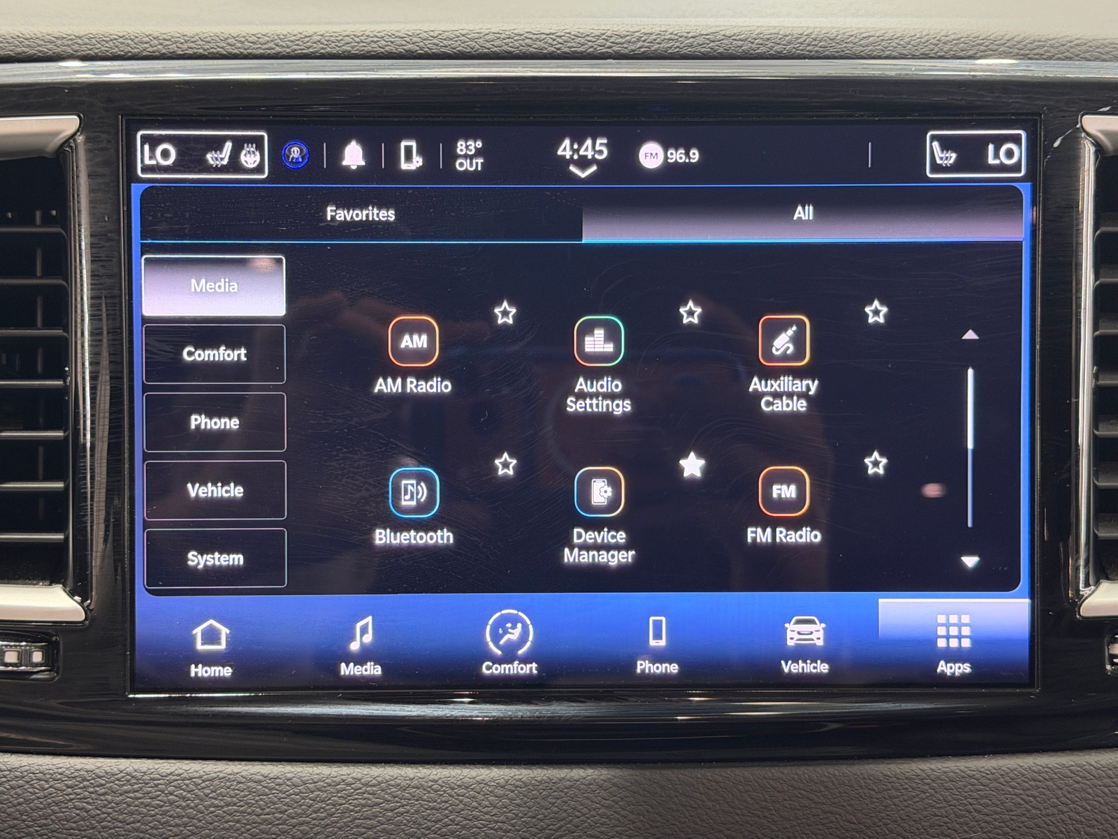 Thumbnail: 2024 Chrysler Pacifica - 3