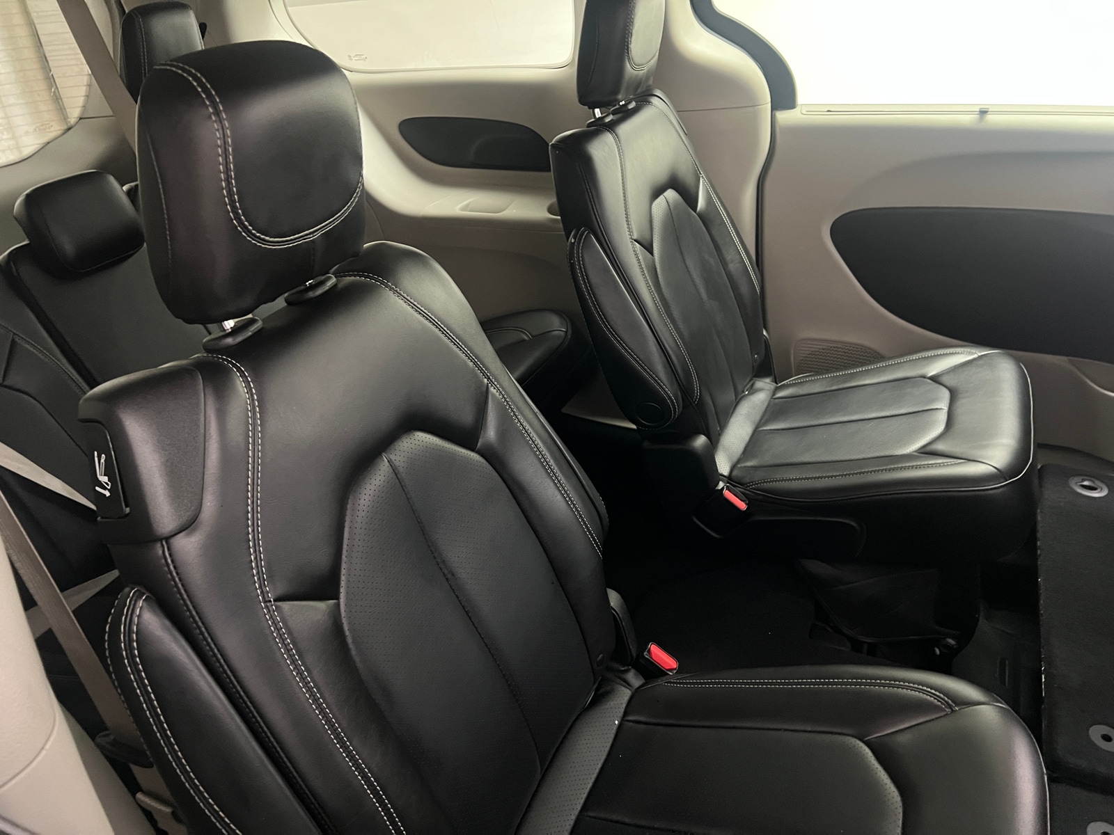 Thumbnail: 2023 Chrysler Pacifica - 5
