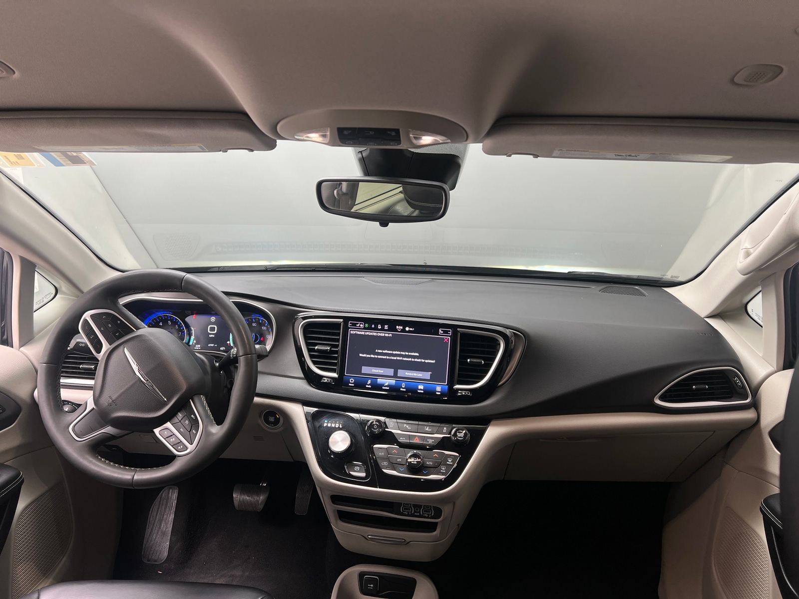 Thumbnail: 2023 Chrysler Pacifica - 2