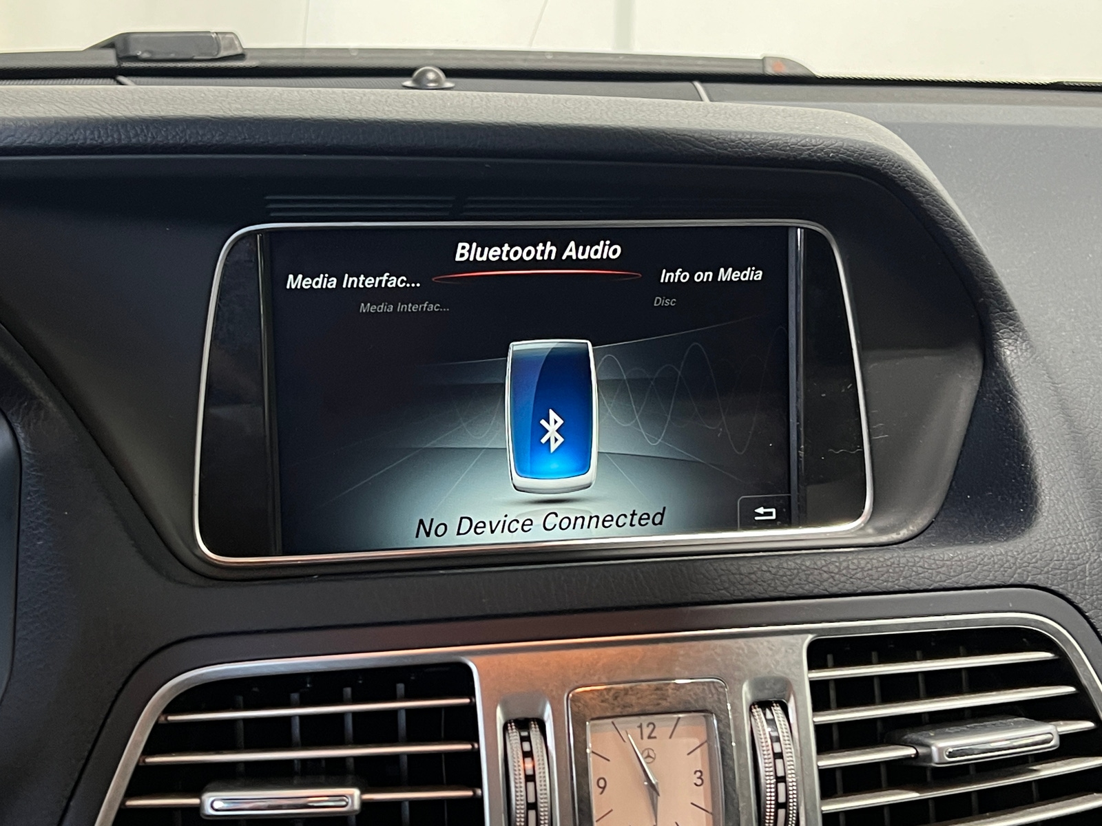 Thumbnail: 2016 Mercedes-Benz E-Class - 3