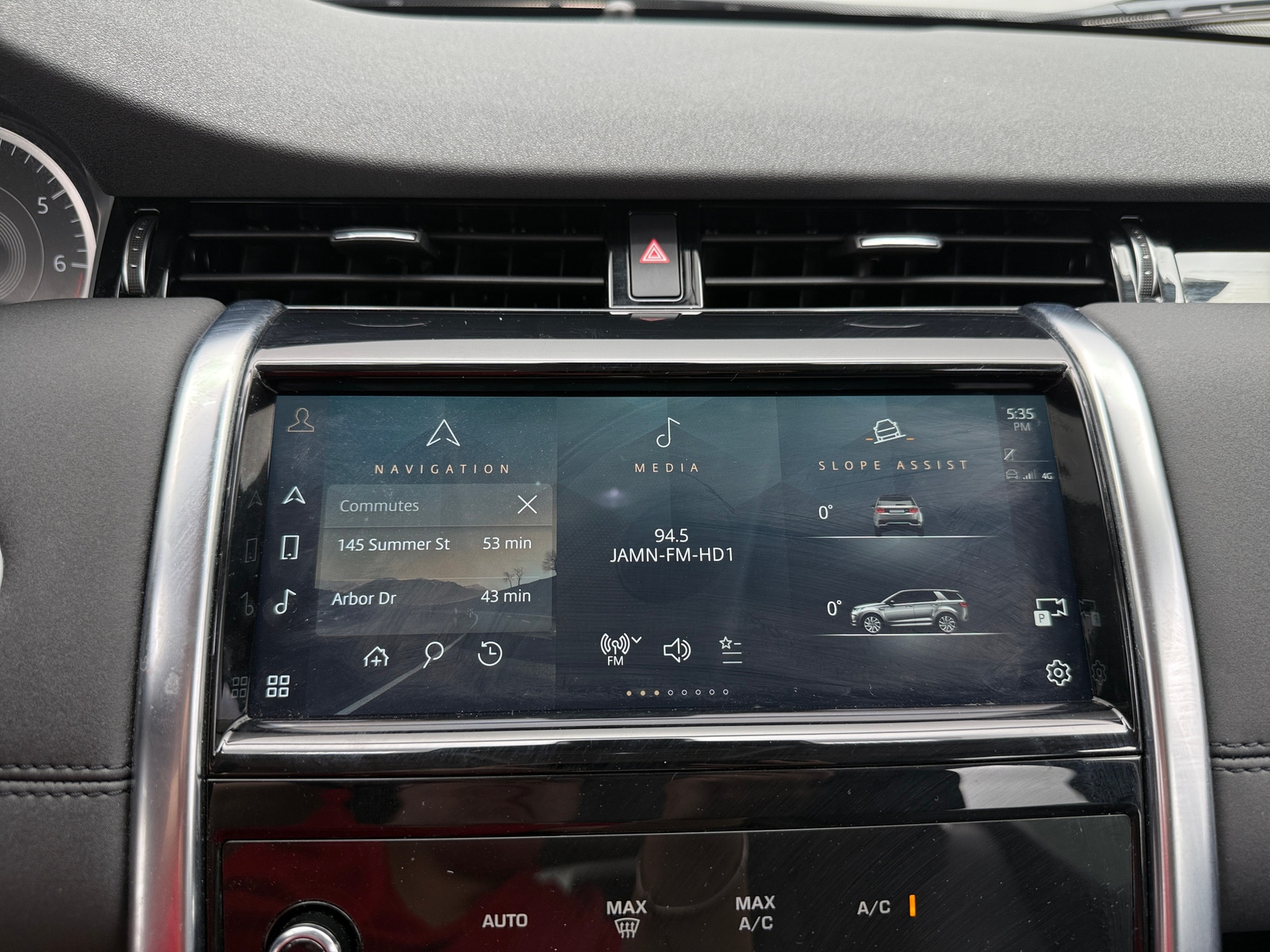 Thumbnail: 2021 Land Rover Discovery Sport - 3