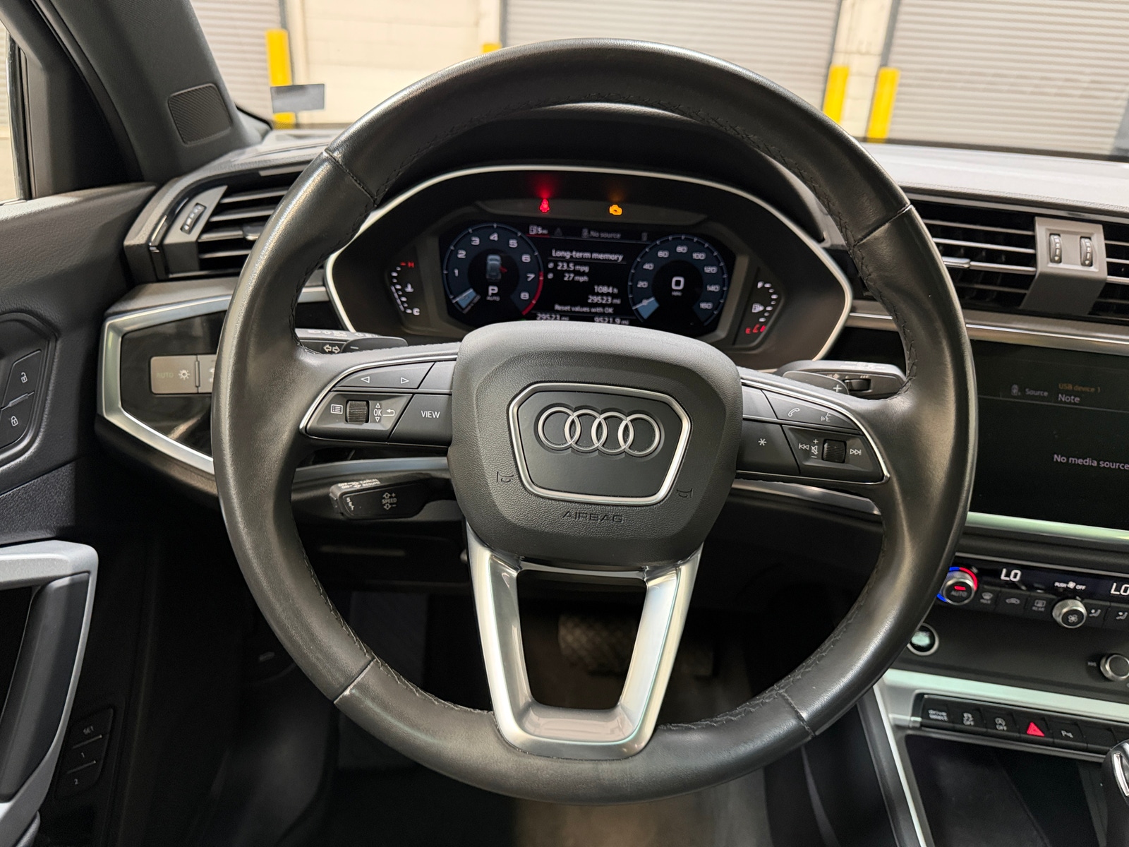 Thumbnail: 2023 Audi Q3 - 4