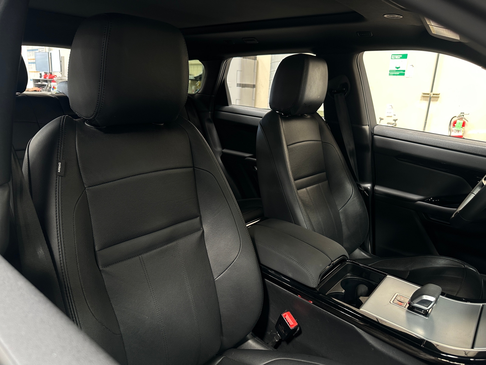 Thumbnail: 2024 Land Rover Range Rover Evoque - 2