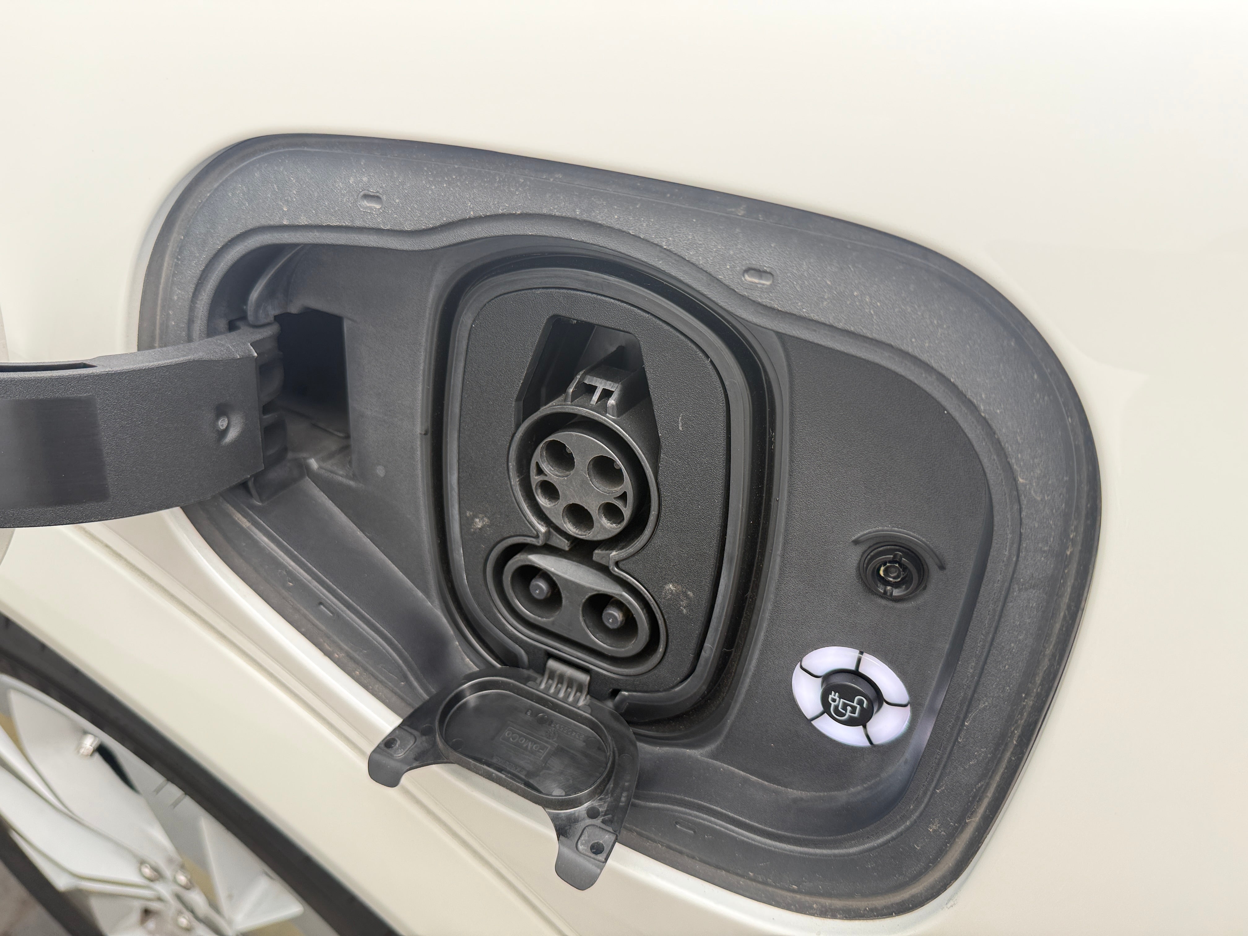 Used 2022 Ford Mustang Mach-E Premium RWD with VIN 3FMTK3RM1NMA57953 for sale in Oak Creek, WI