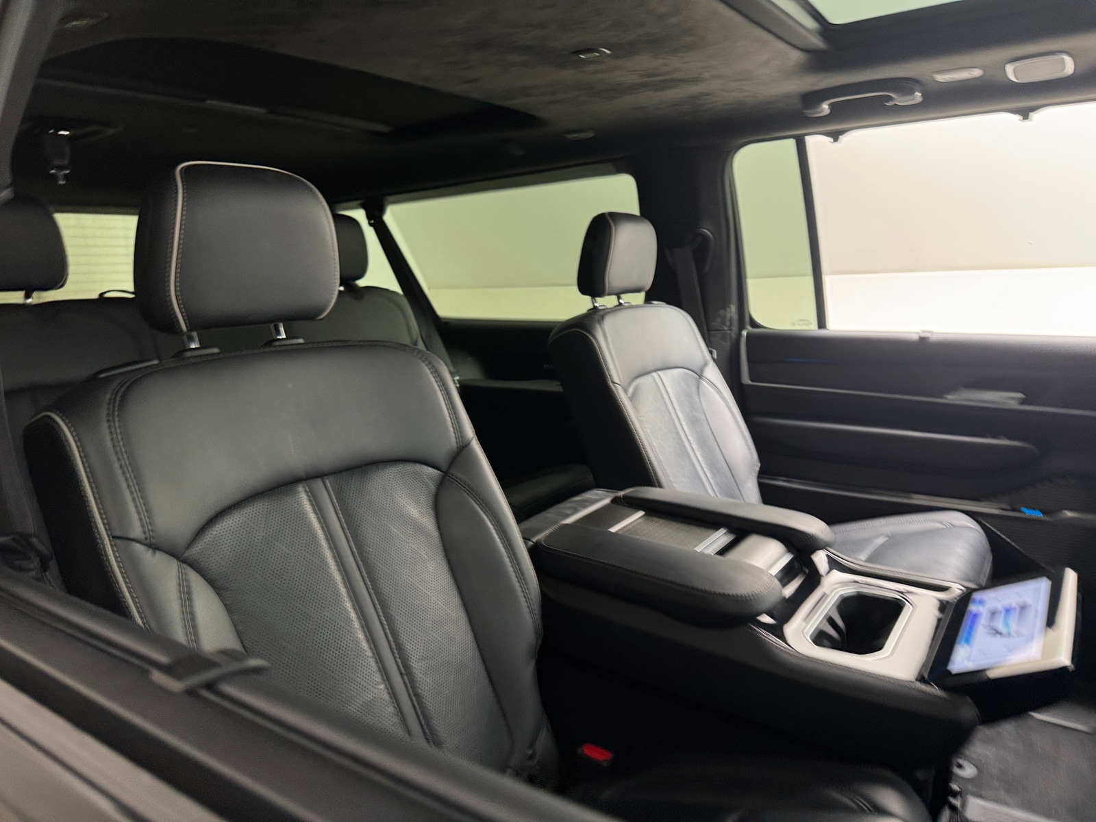 Thumbnail: 2024 Jeep Grand Wagoneer L - 5