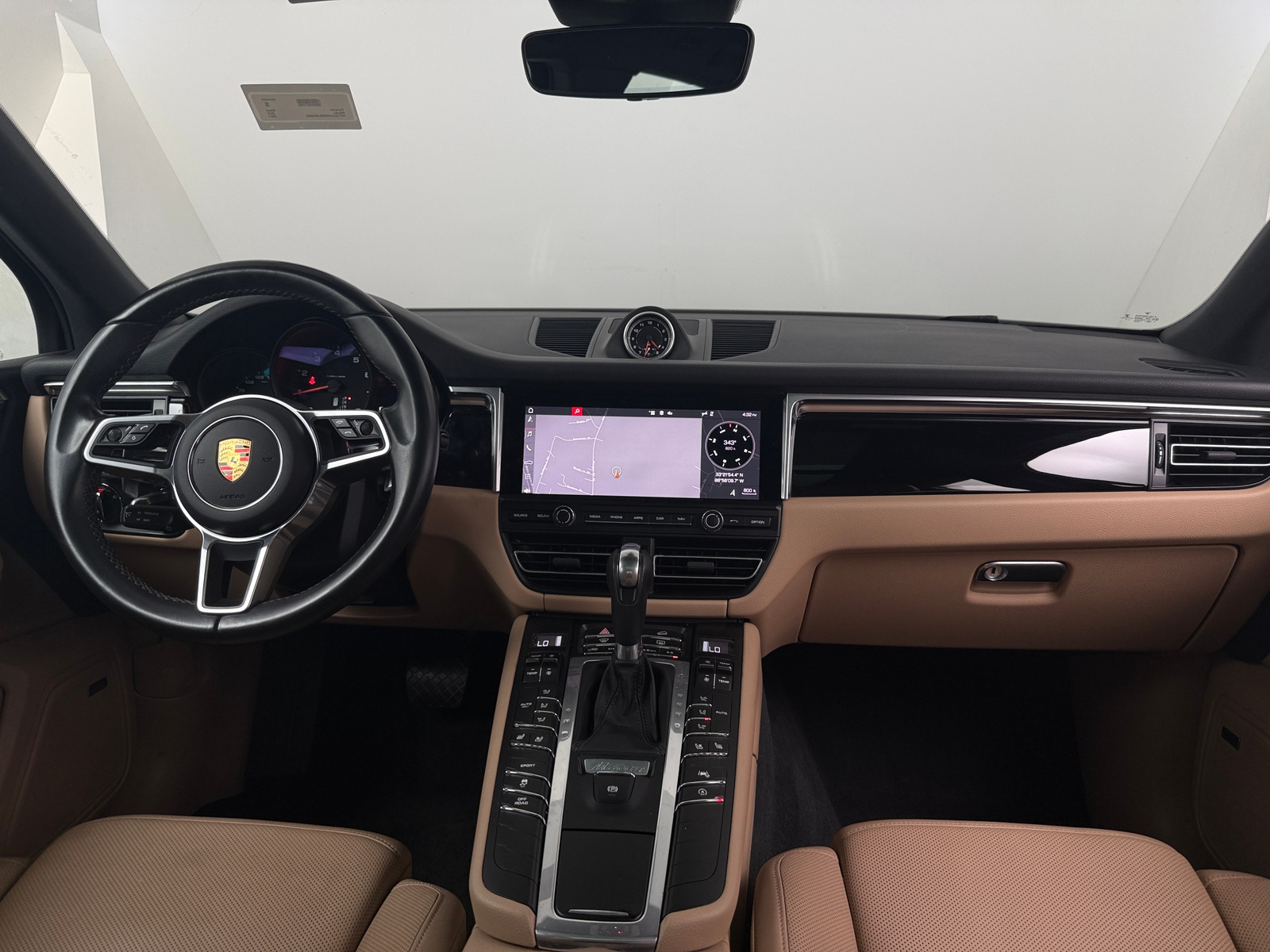 Thumbnail: 2021 Porsche Macan - 2