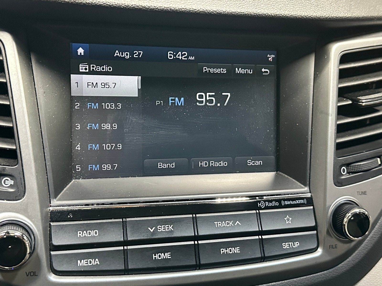 Thumbnail: 2018 Hyundai Tucson - 4