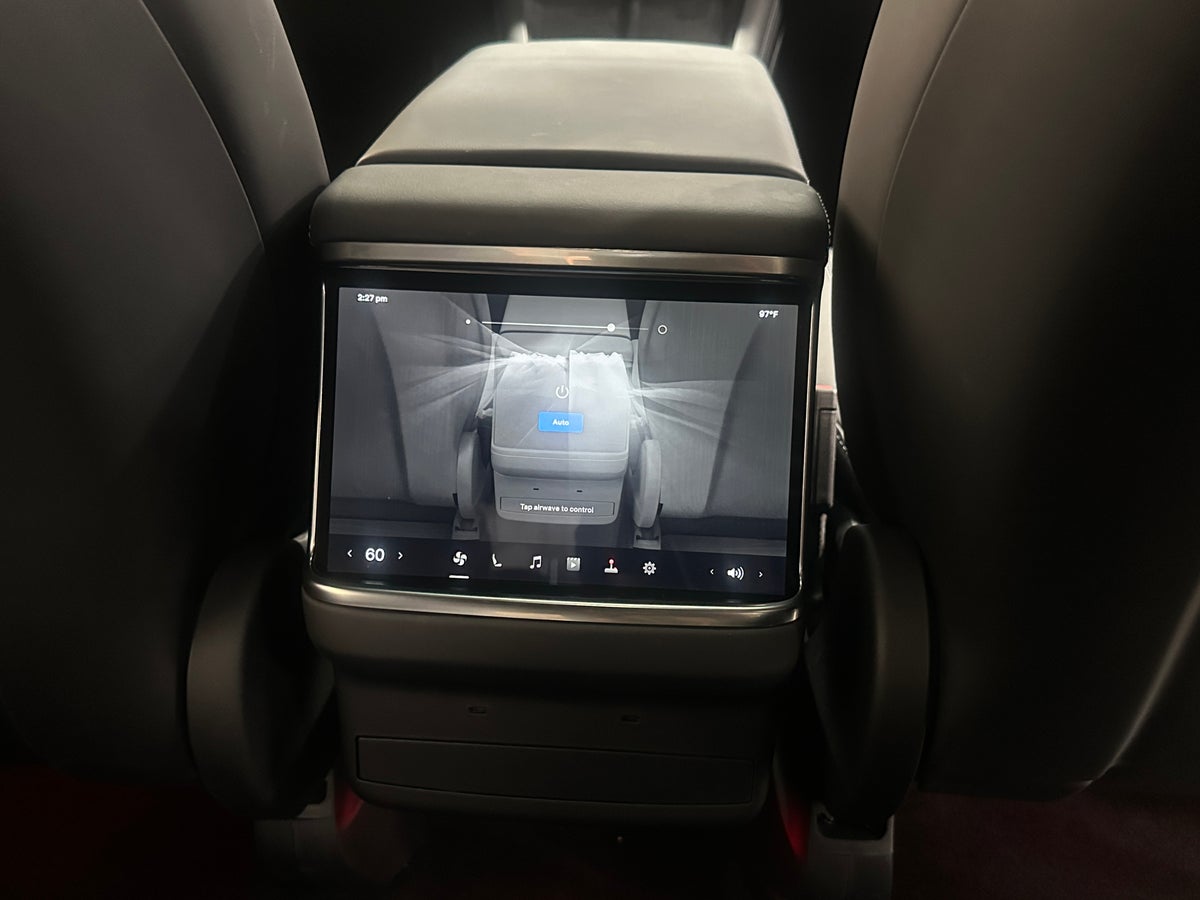 2026 Tesla Model X Plaid in Lunar Silver — photo 2