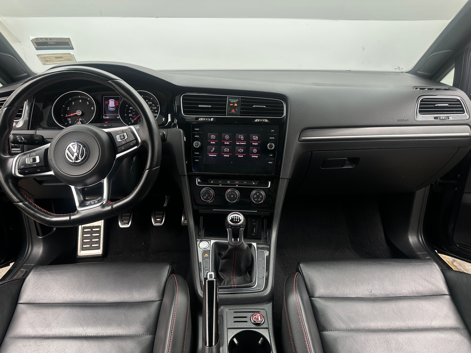 Thumbnail: 2018 Volkswagen Golf - 3