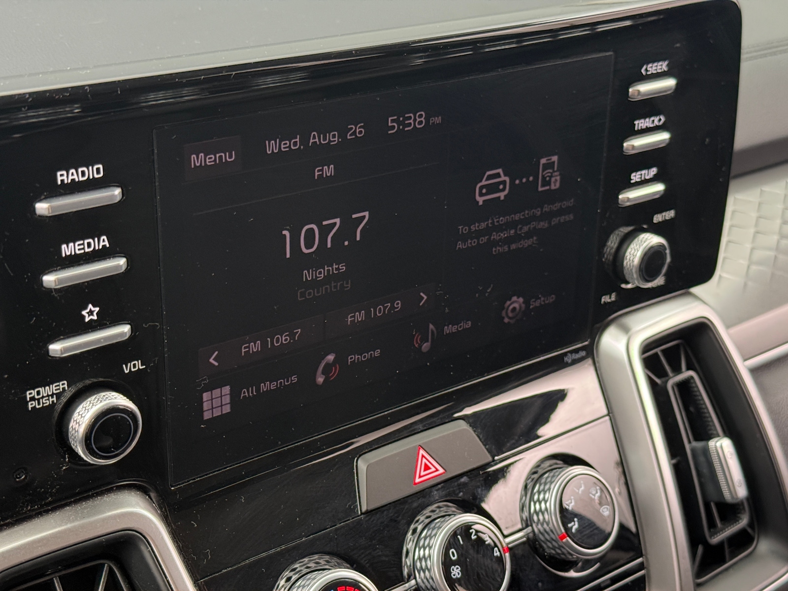 Thumbnail: 2022 Kia Sorento - 4