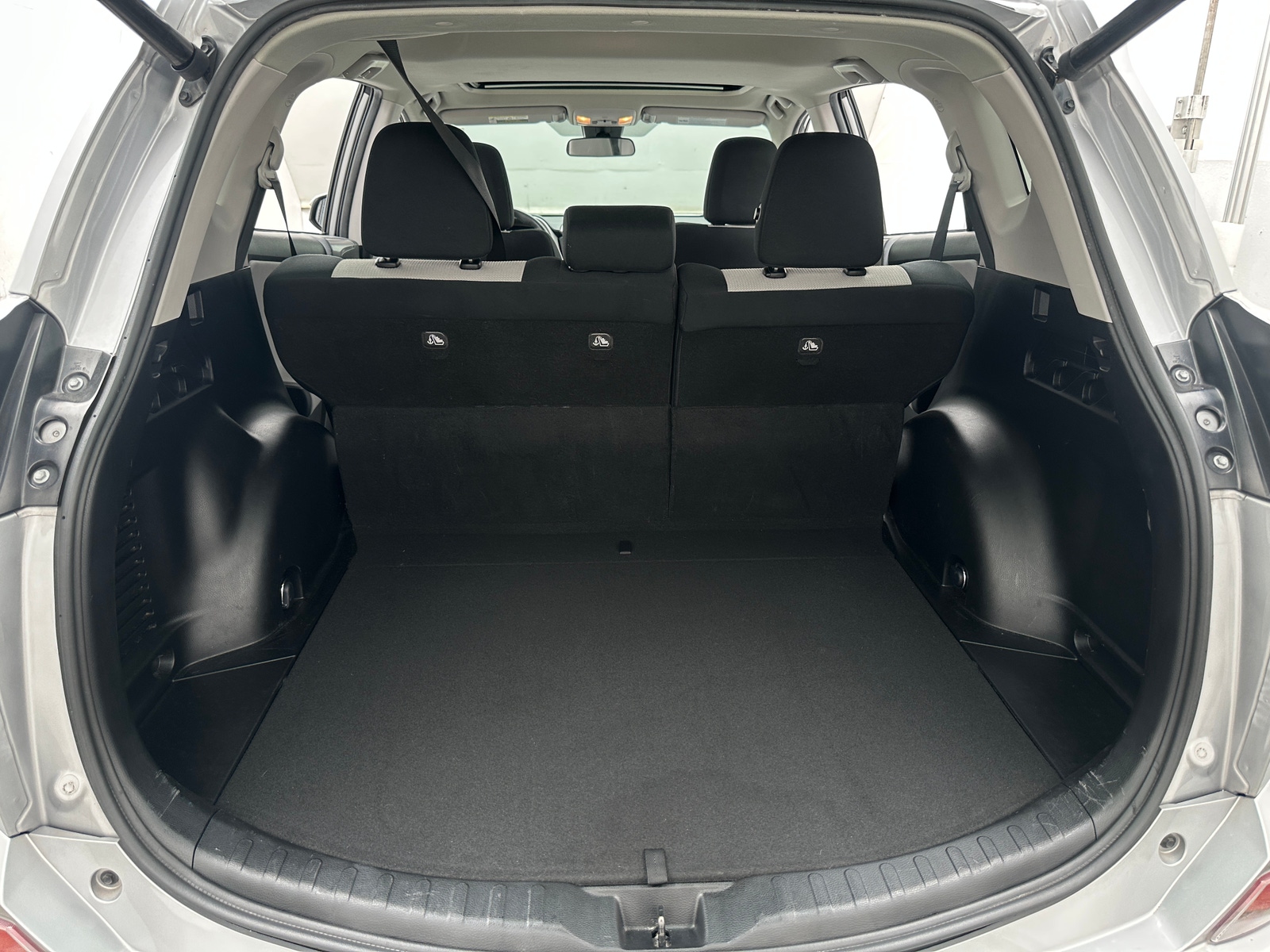 Thumbnail: 2017 Toyota RAV4 - 7