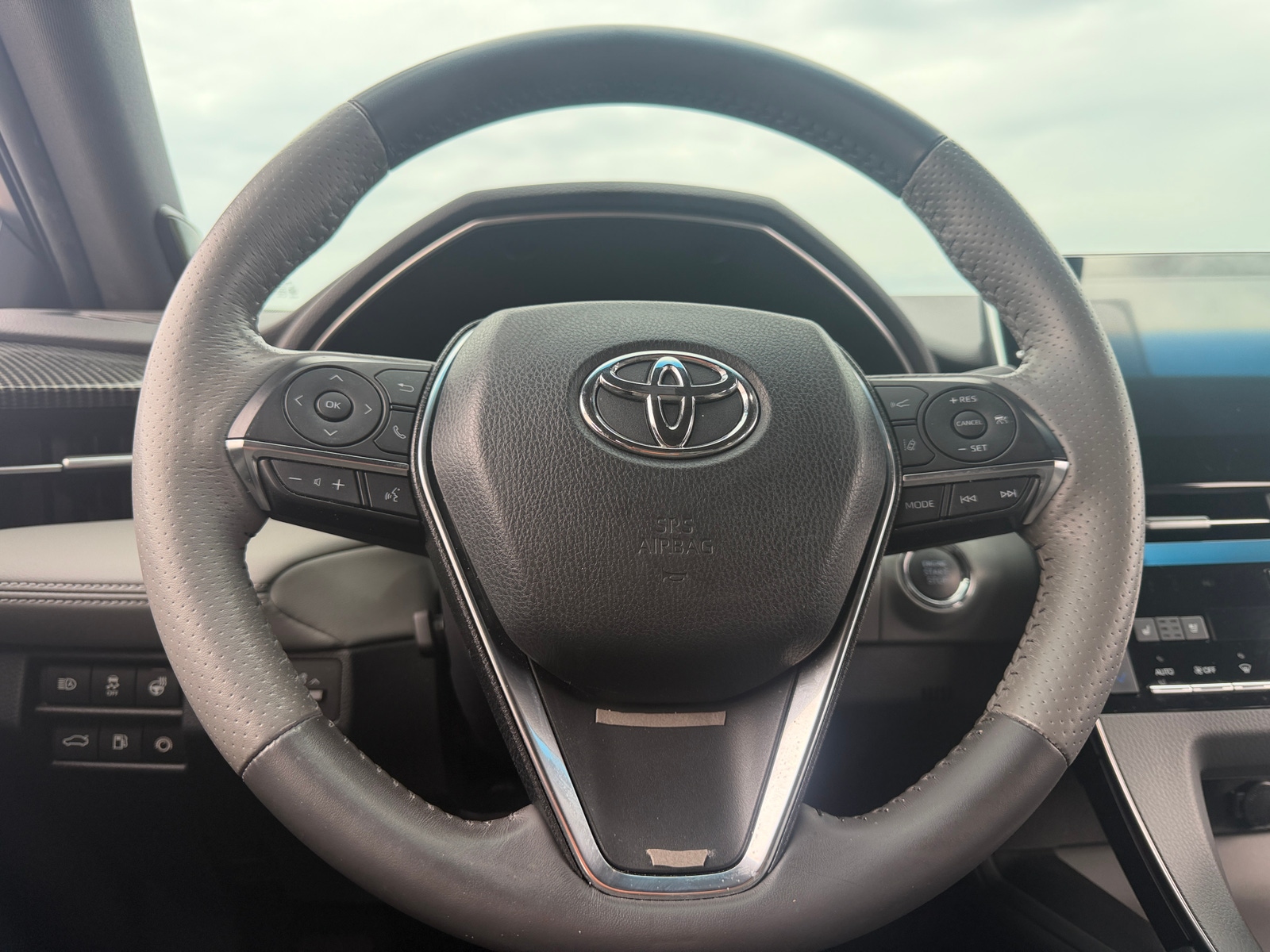 Thumbnail: 2020 Toyota Avalon - 4